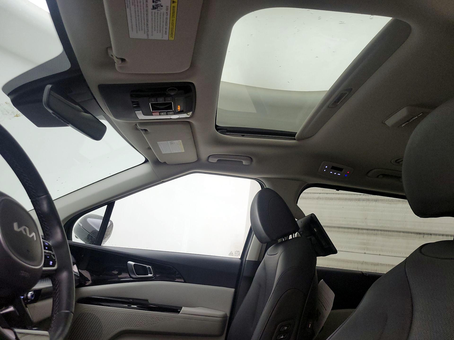 Thumbnail: 2022 Kia Carnival - 20