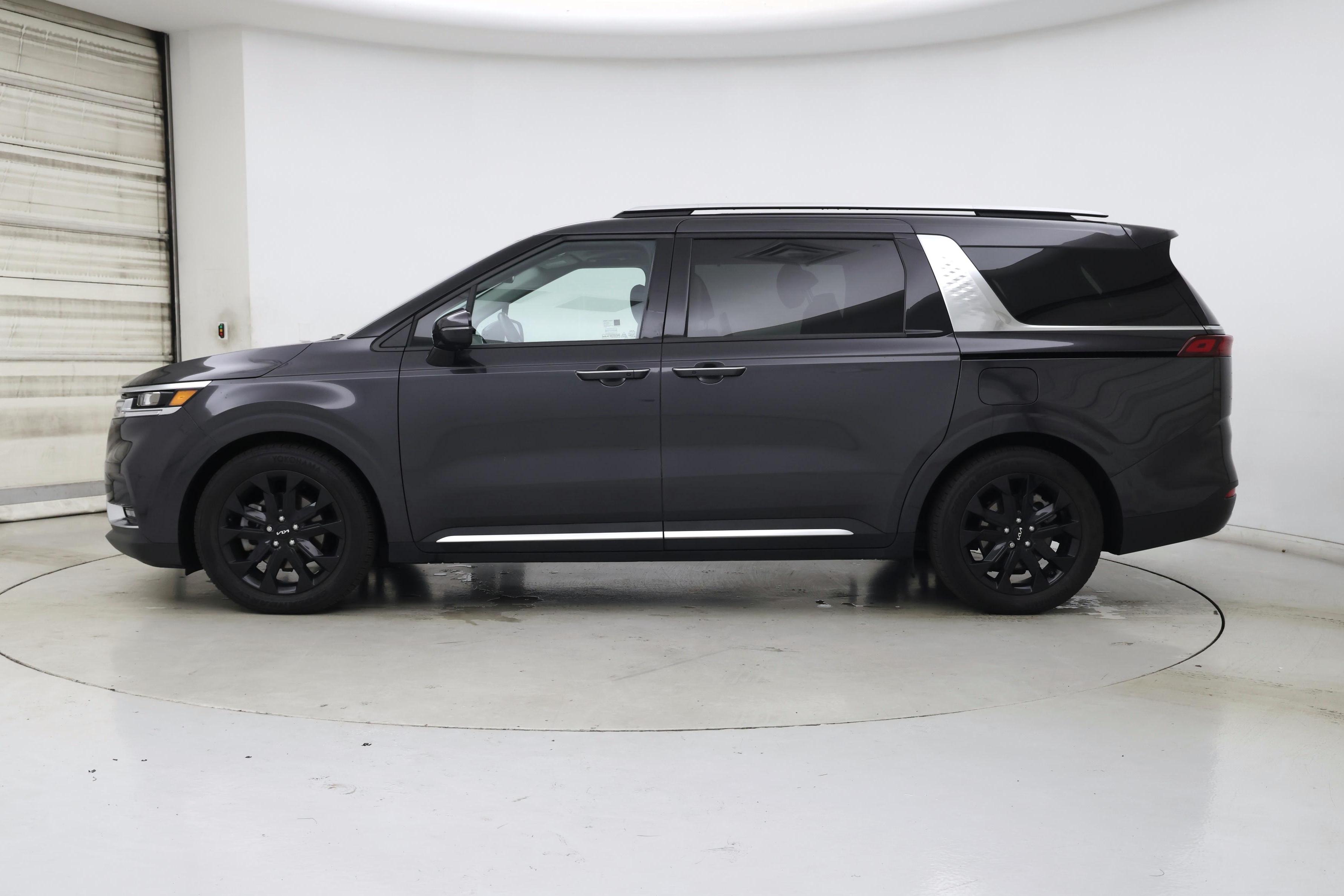 Thumbnail: 2022 Kia Carnival - 3