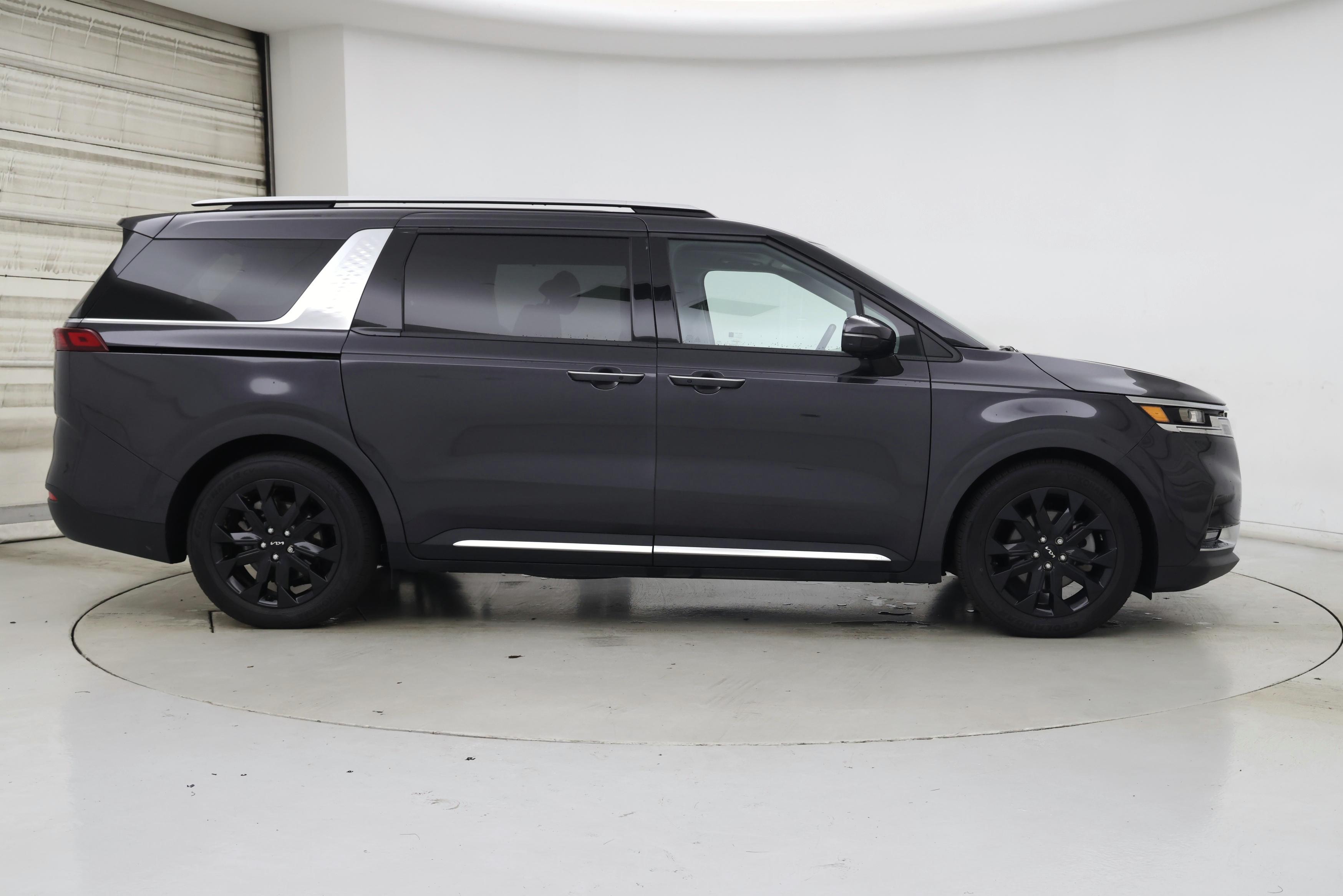 Thumbnail: 2022 Kia Carnival - 7