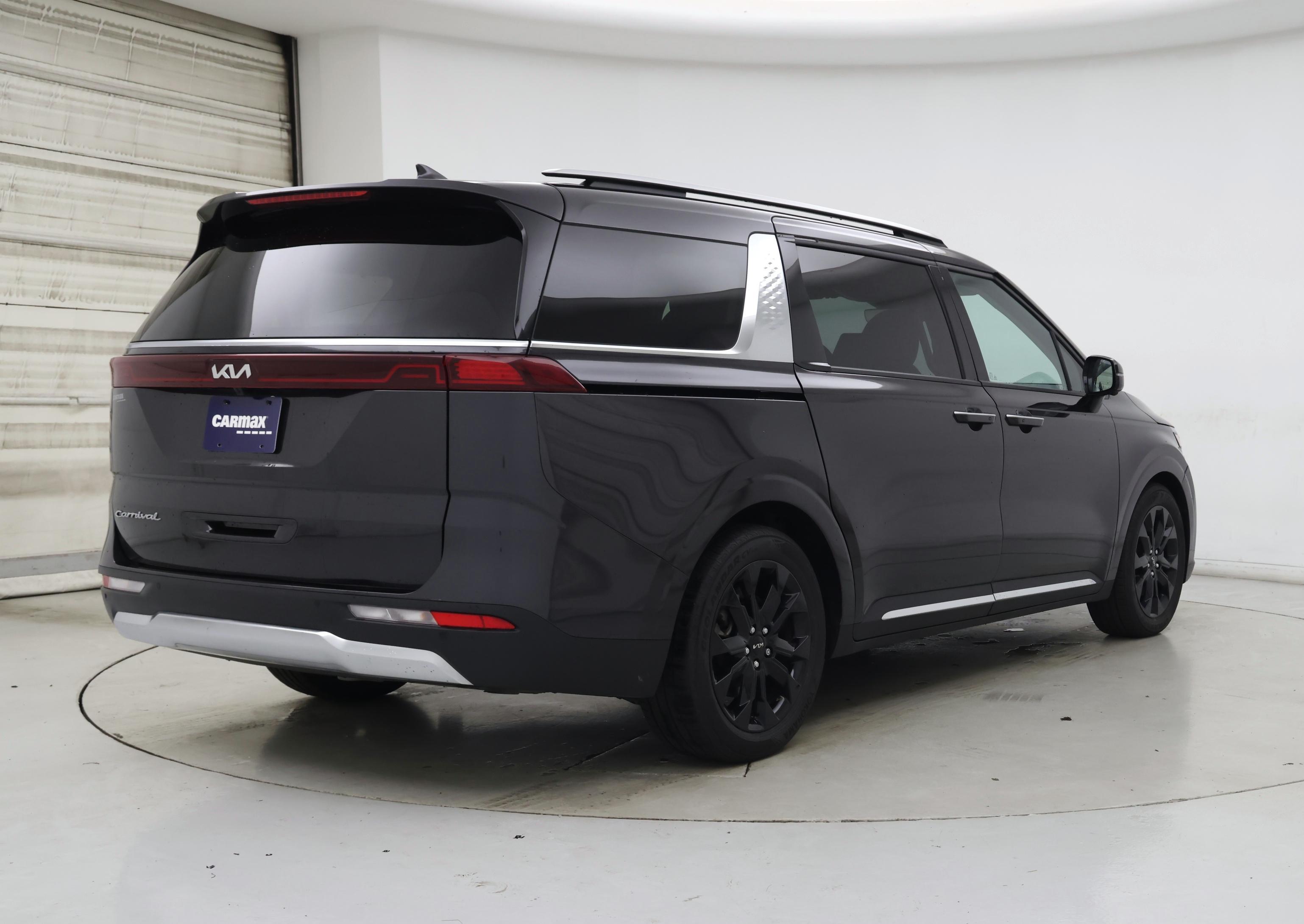 Thumbnail: 2022 Kia Carnival - 8