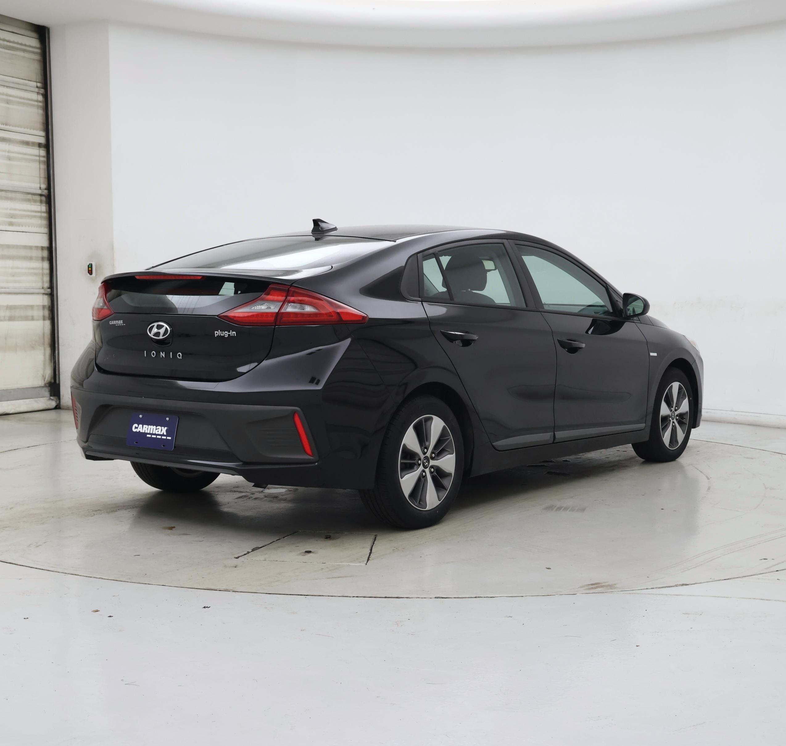 Thumbnail: 2019 Hyundai Ioniq - 8