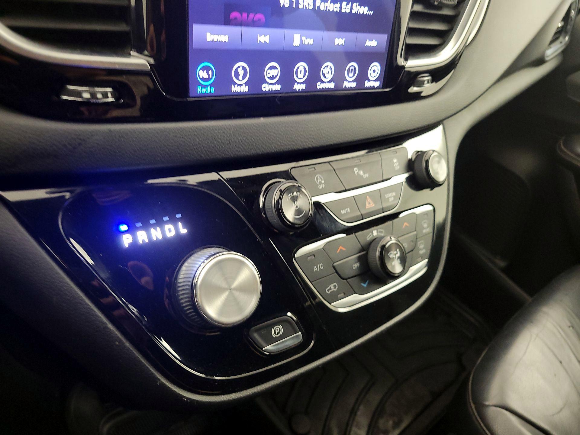 Thumbnail: 2018 Chrysler Pacifica - 17