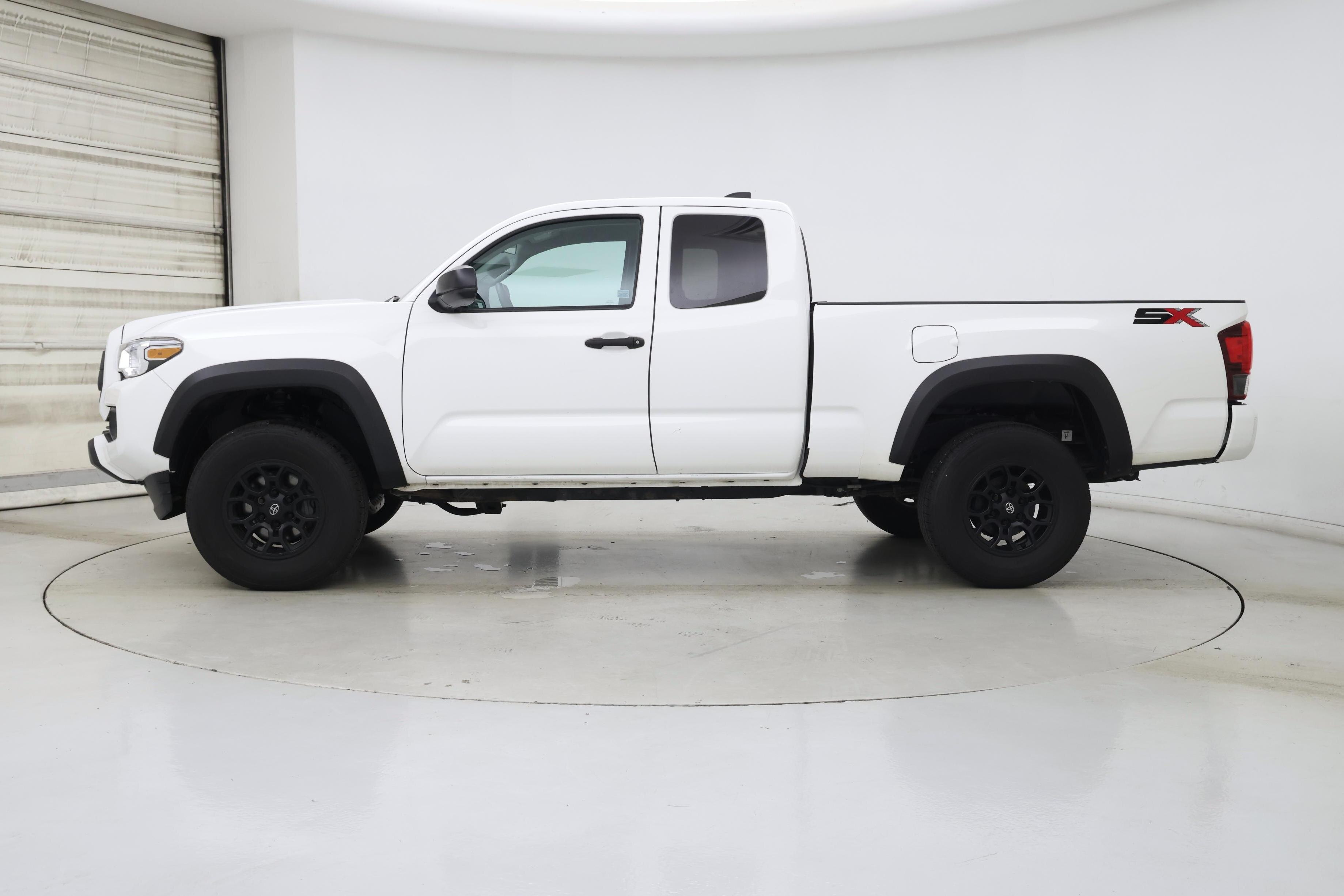 Thumbnail: 2022 Toyota Tacoma - 3