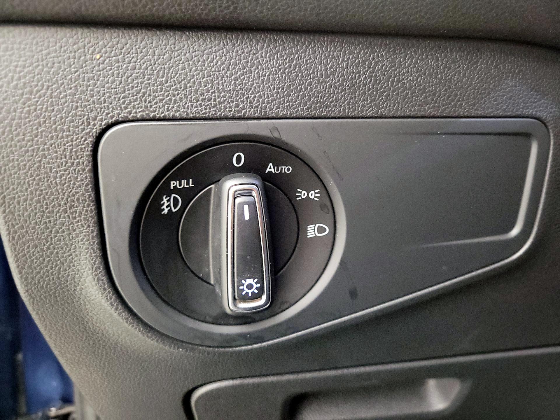Thumbnail: 2019 Volkswagen Tiguan - 13