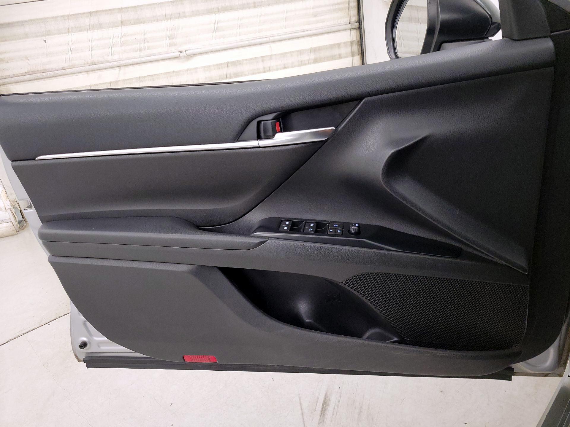 Thumbnail: 2020 Toyota Camry - 12