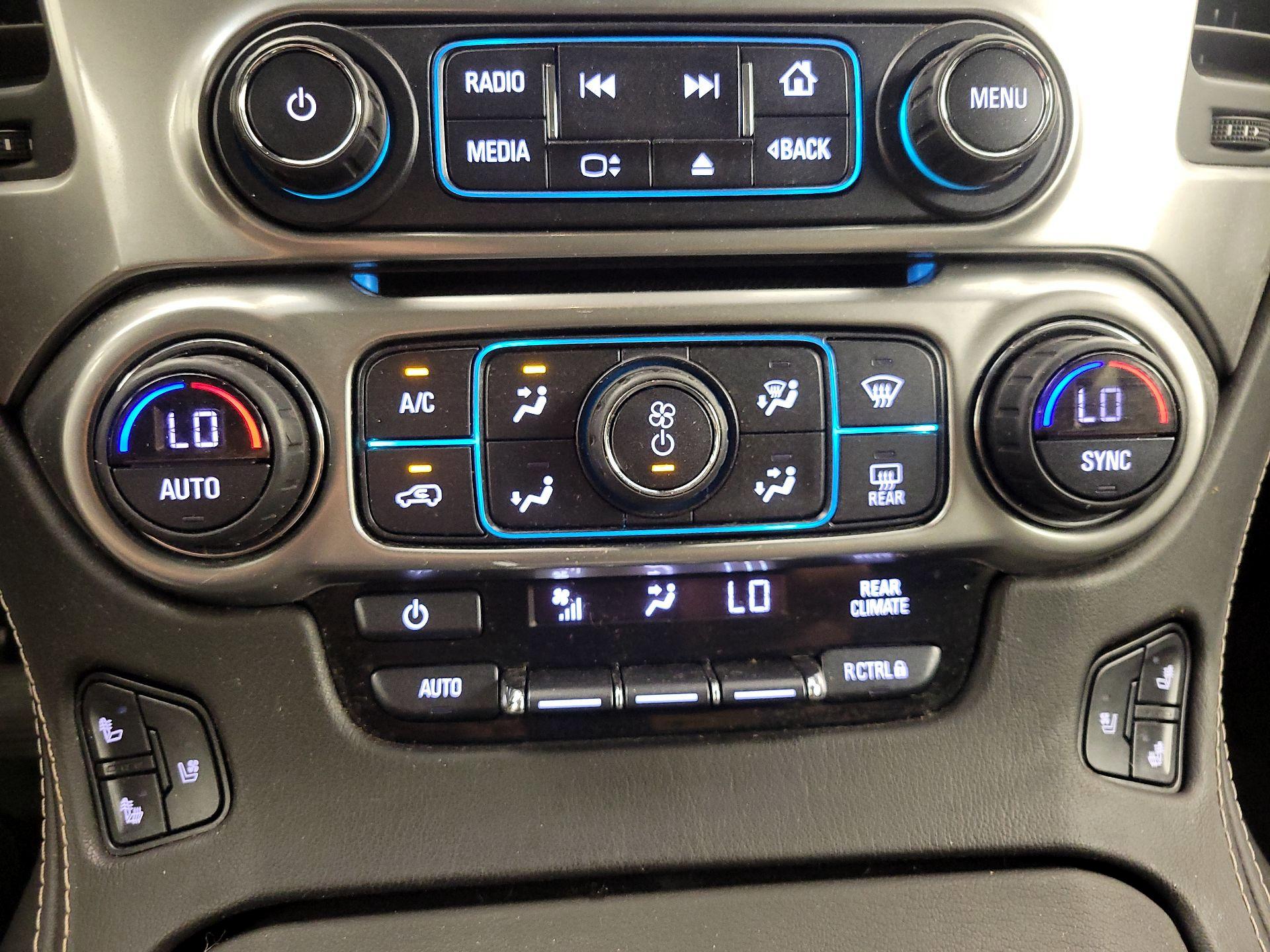 Thumbnail: 2017 Chevrolet Suburban - 17