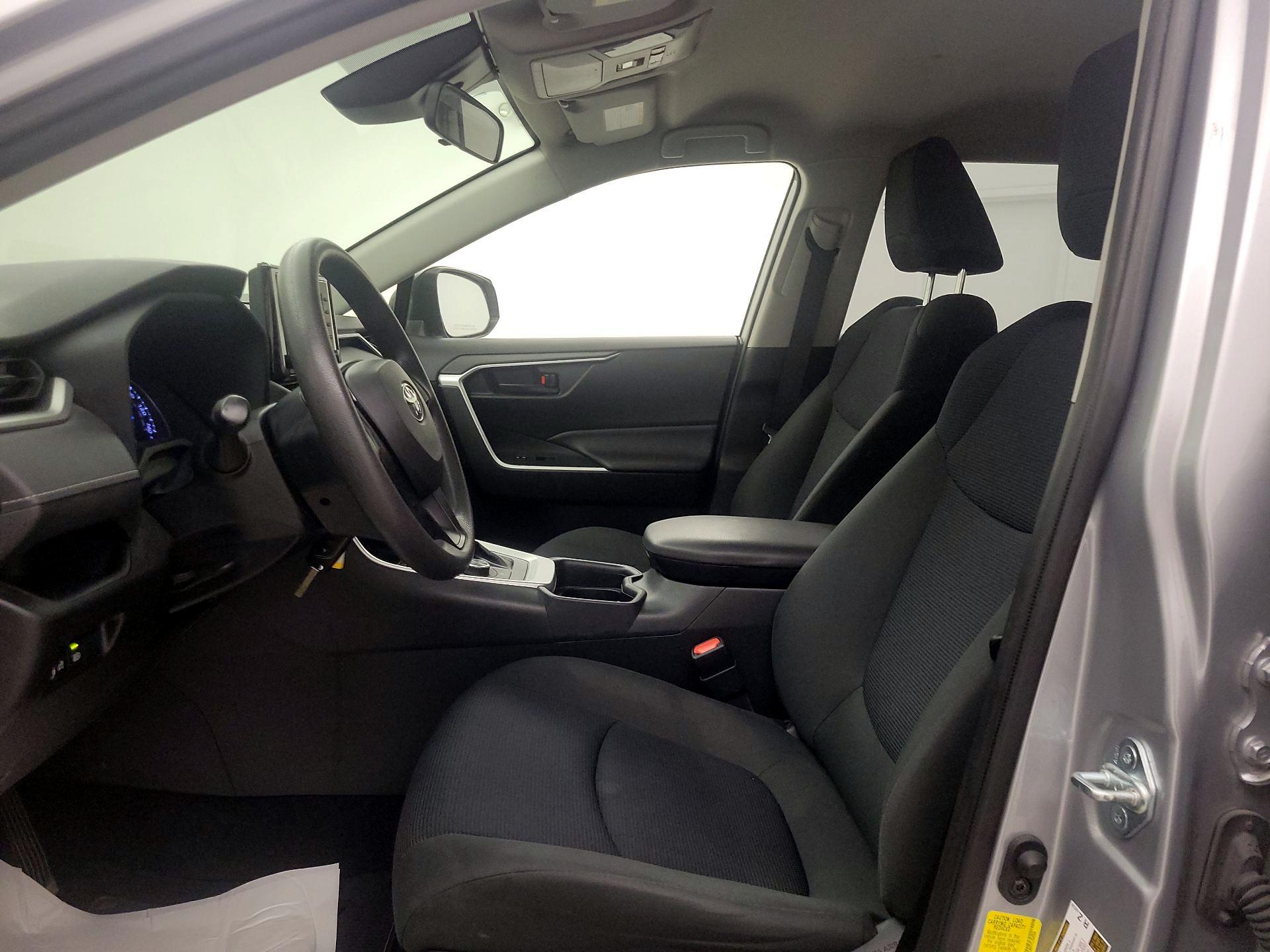 Thumbnail: 2020 Toyota RAV4 - 11