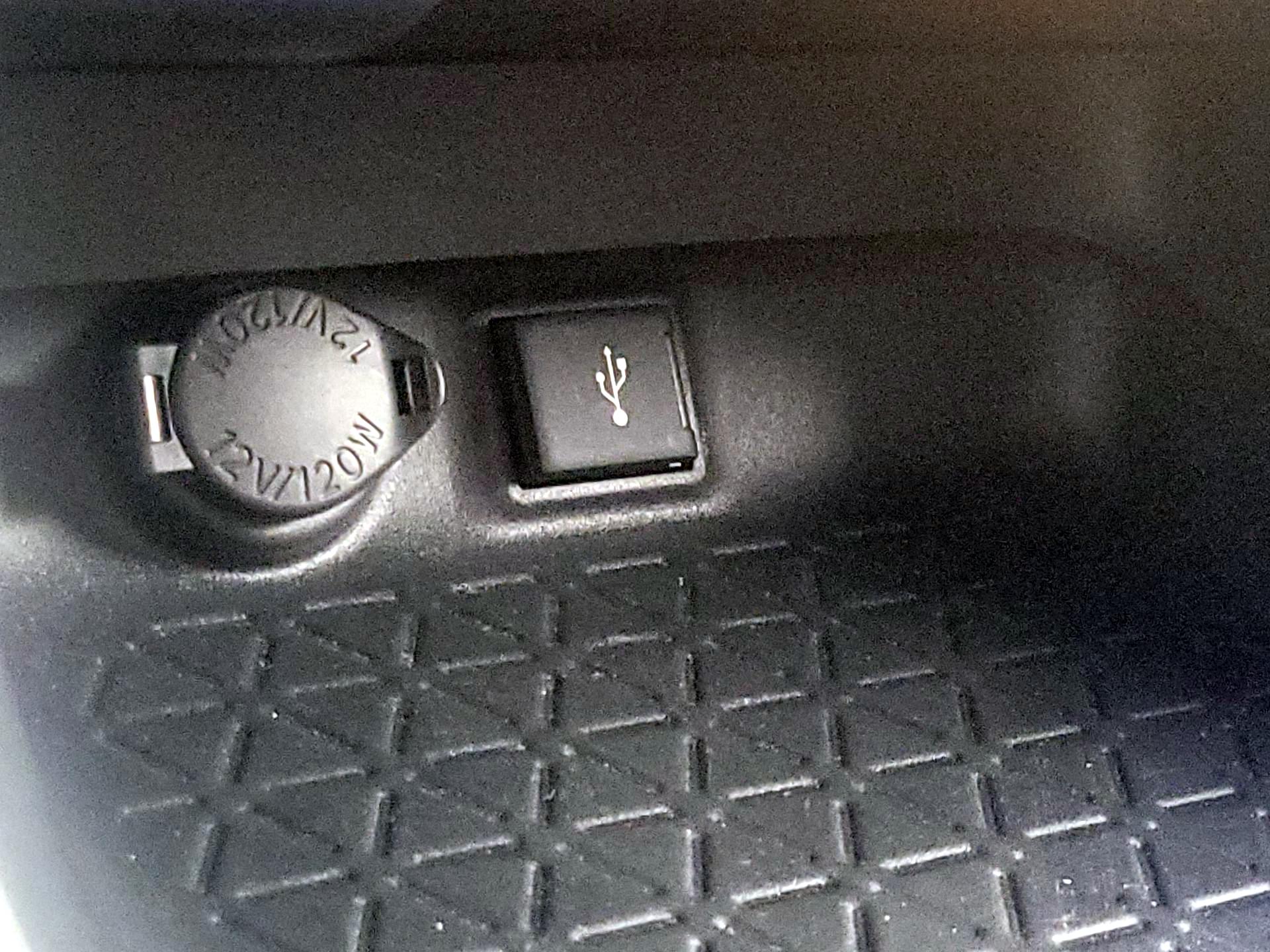 Thumbnail: 2020 Toyota RAV4 - 18