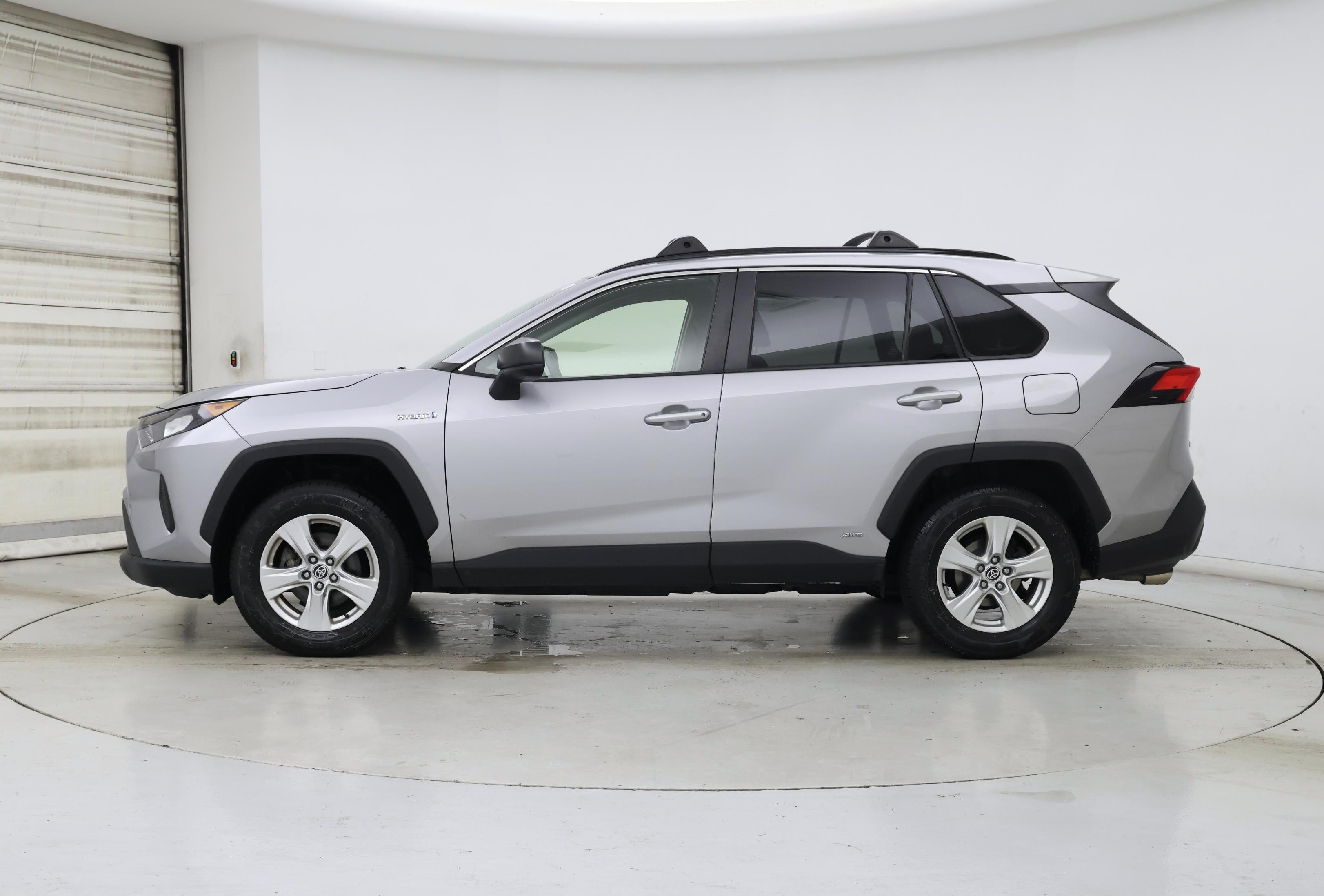 Thumbnail: 2020 Toyota RAV4 - 3