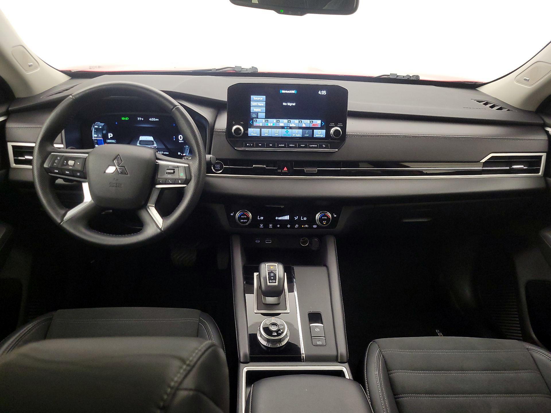 Thumbnail: 2023 Mitsubishi Outlander - 9