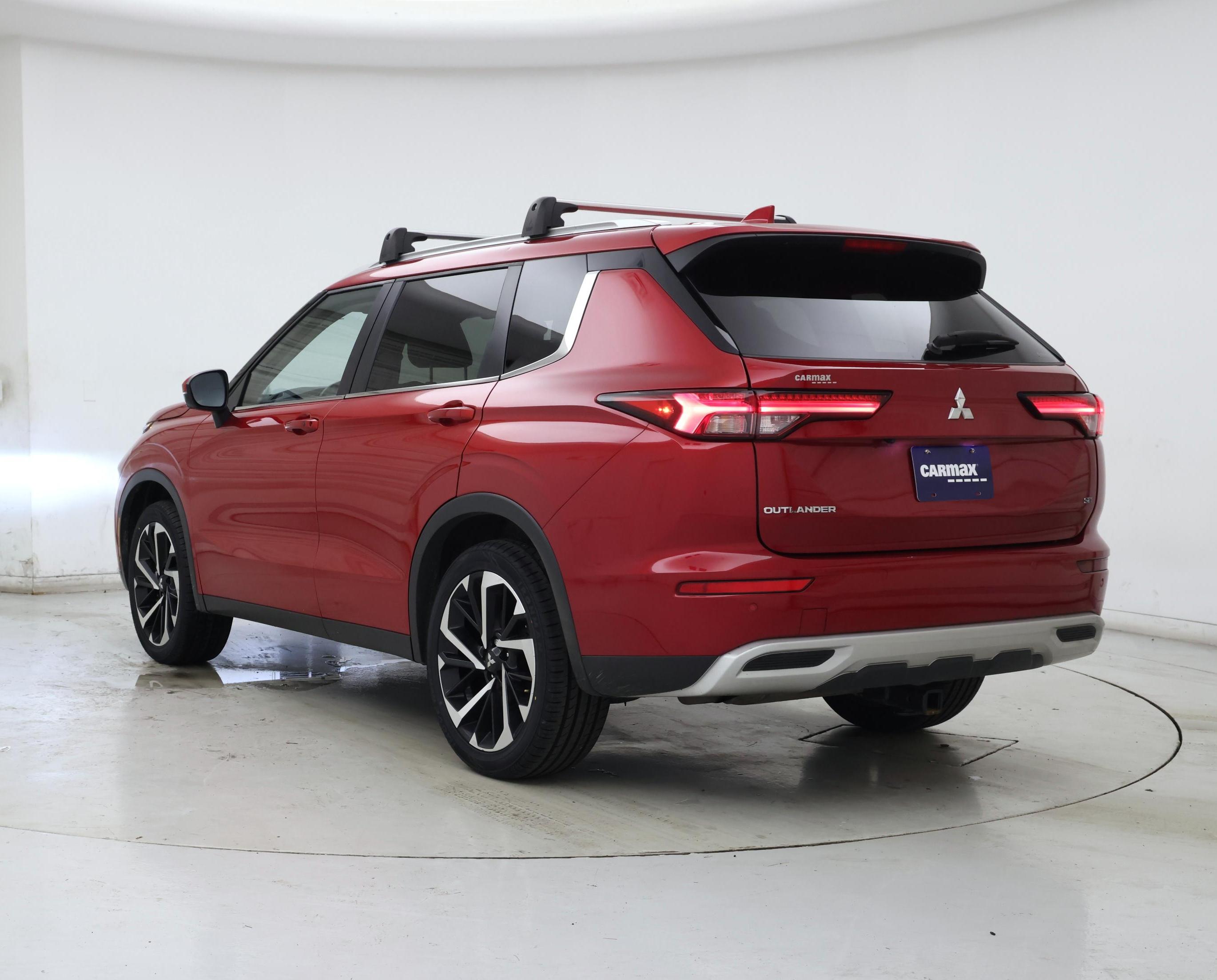 Thumbnail: 2023 Mitsubishi Outlander - 2
