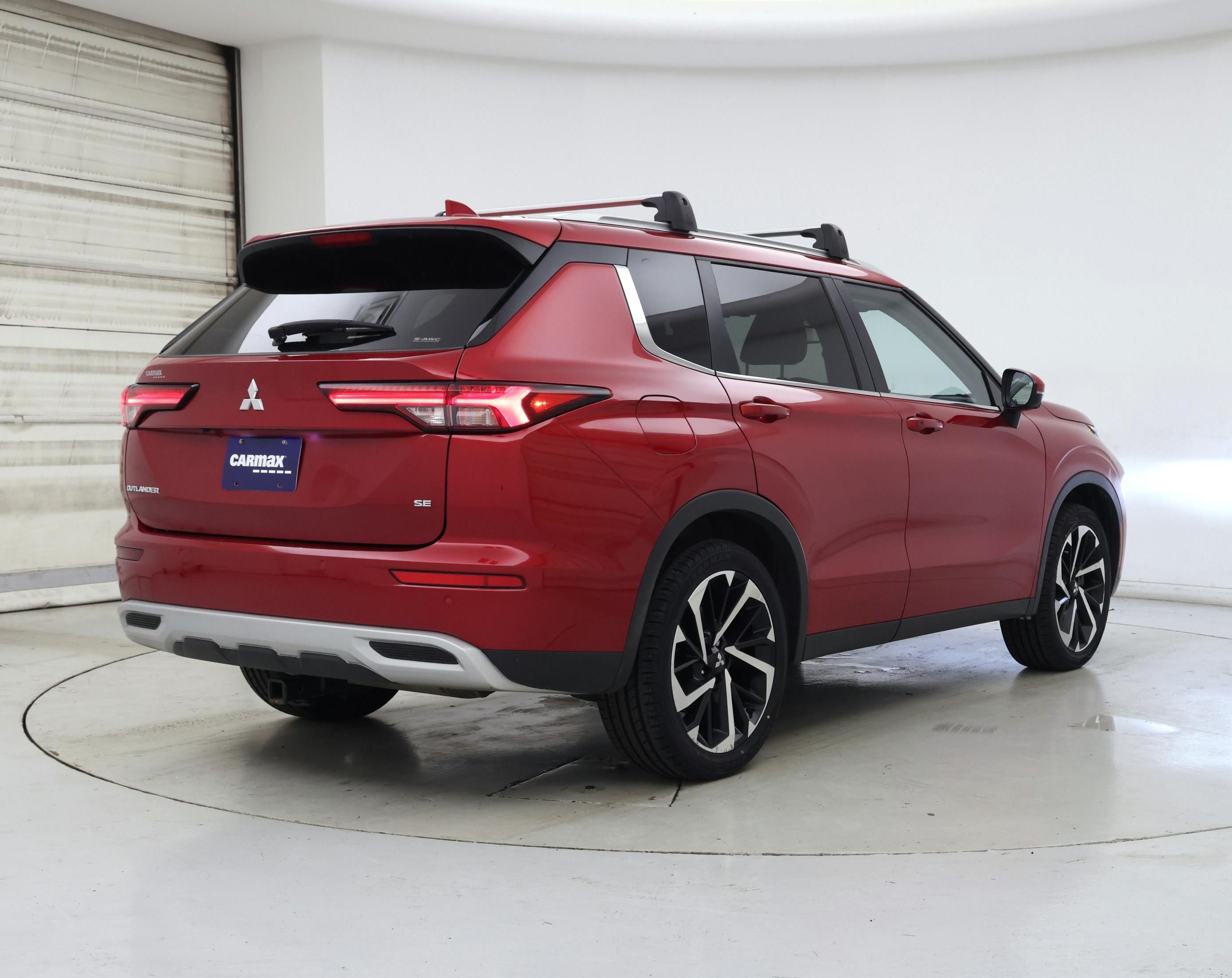Thumbnail: 2023 Mitsubishi Outlander - 8
