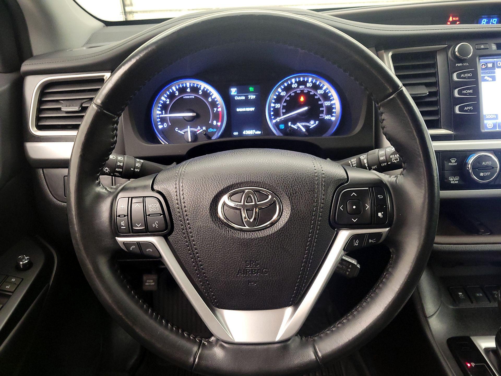 Thumbnail: 2019 Toyota Highlander - 10