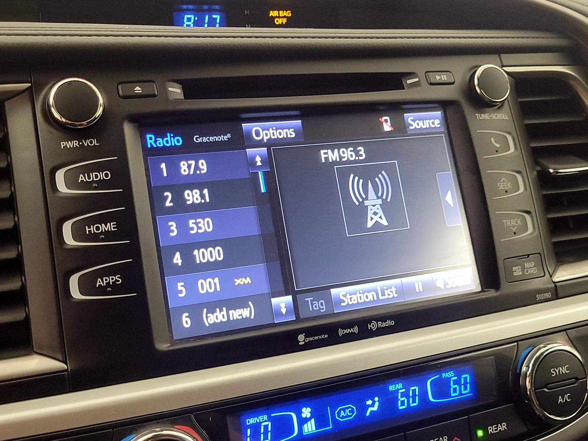 Thumbnail: 2019 Toyota Highlander - 16