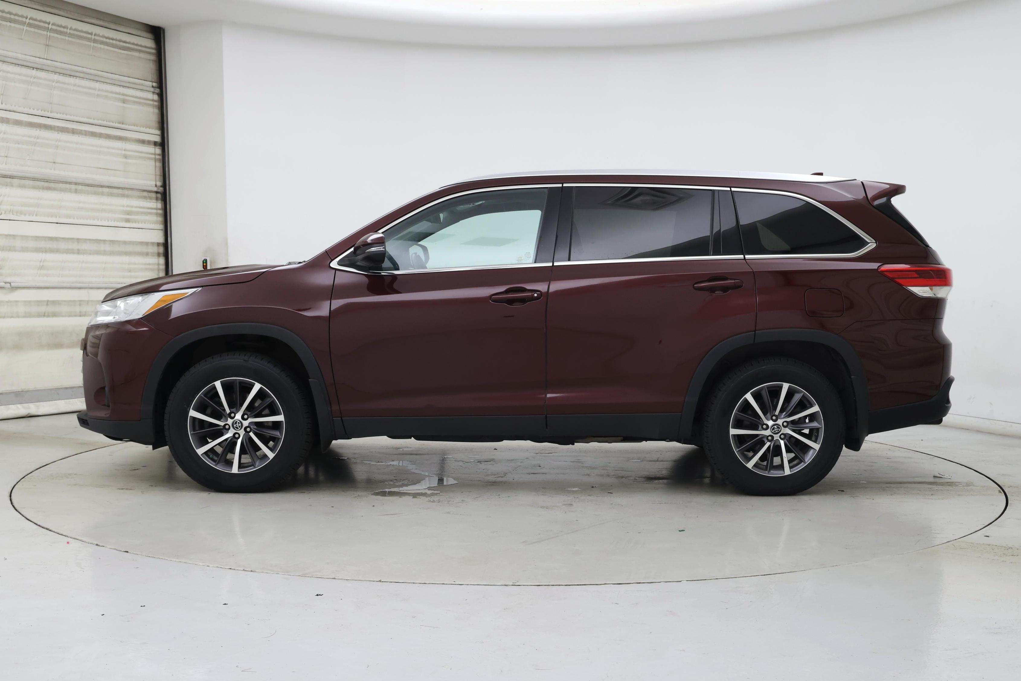 Thumbnail: 2019 Toyota Highlander - 3