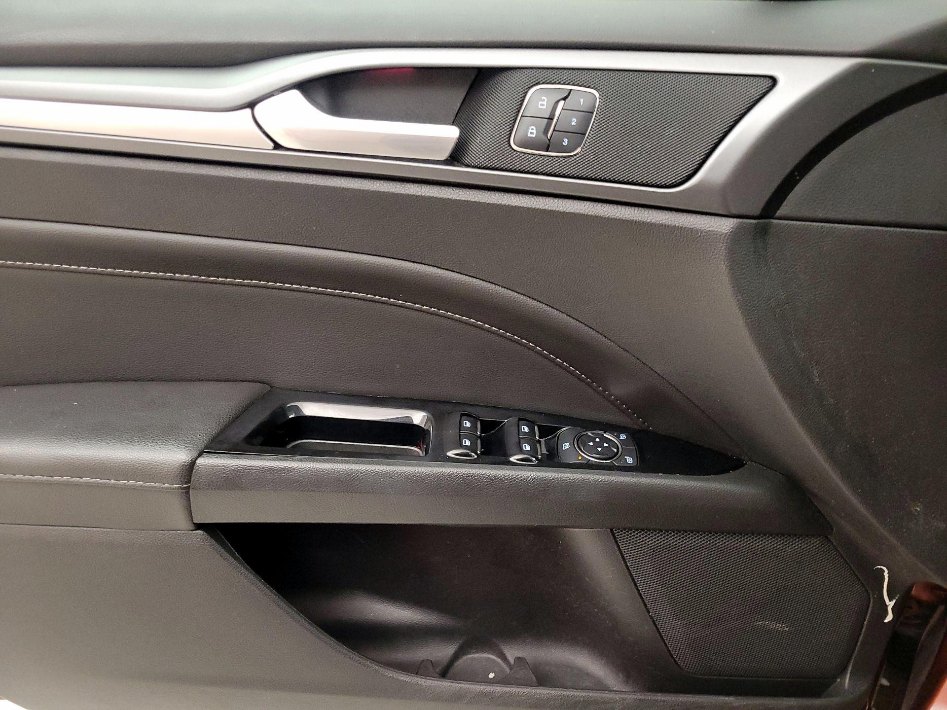 Thumbnail: 2015 Ford Fusion - 12