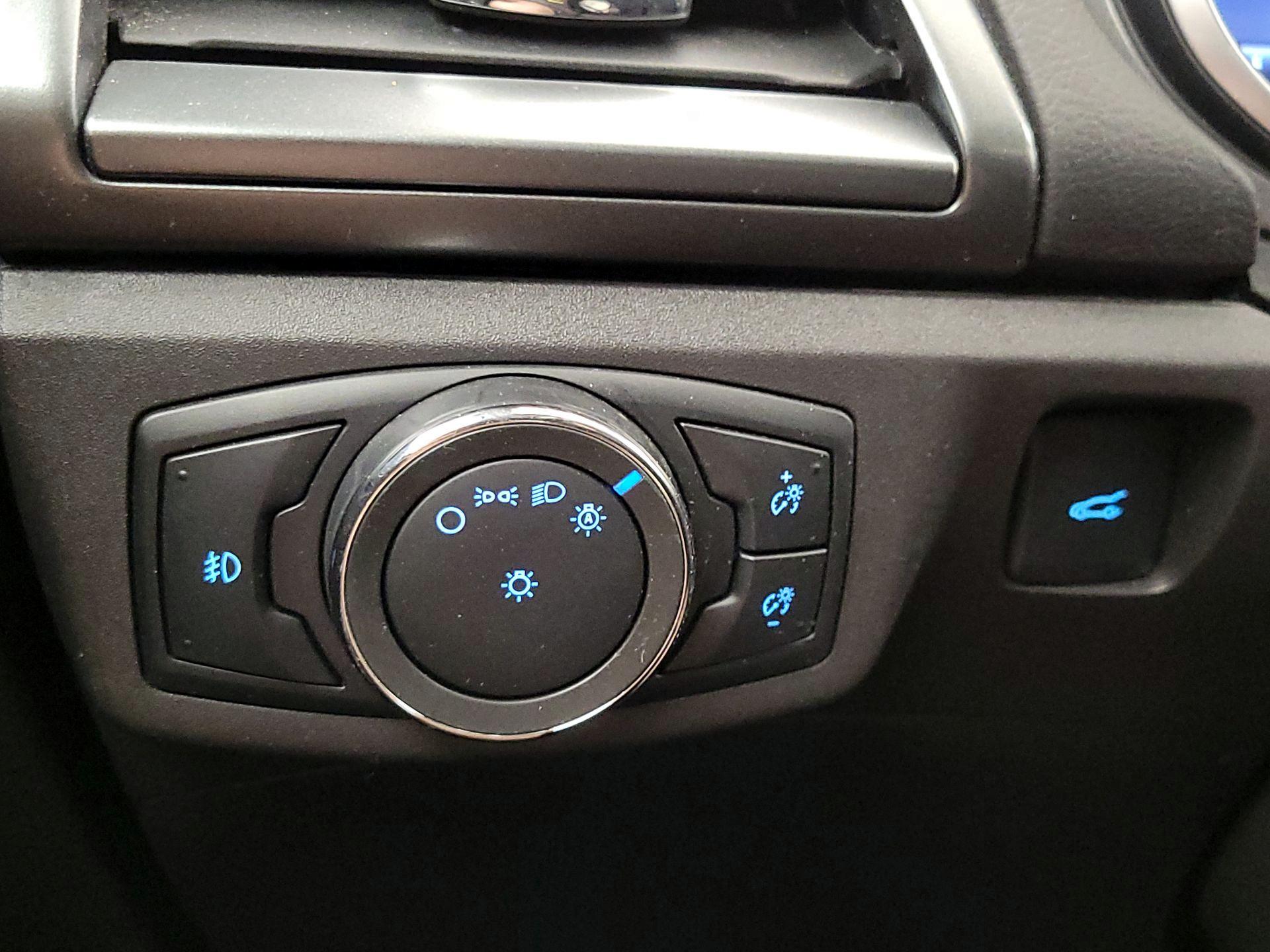 Thumbnail: 2015 Ford Fusion - 13