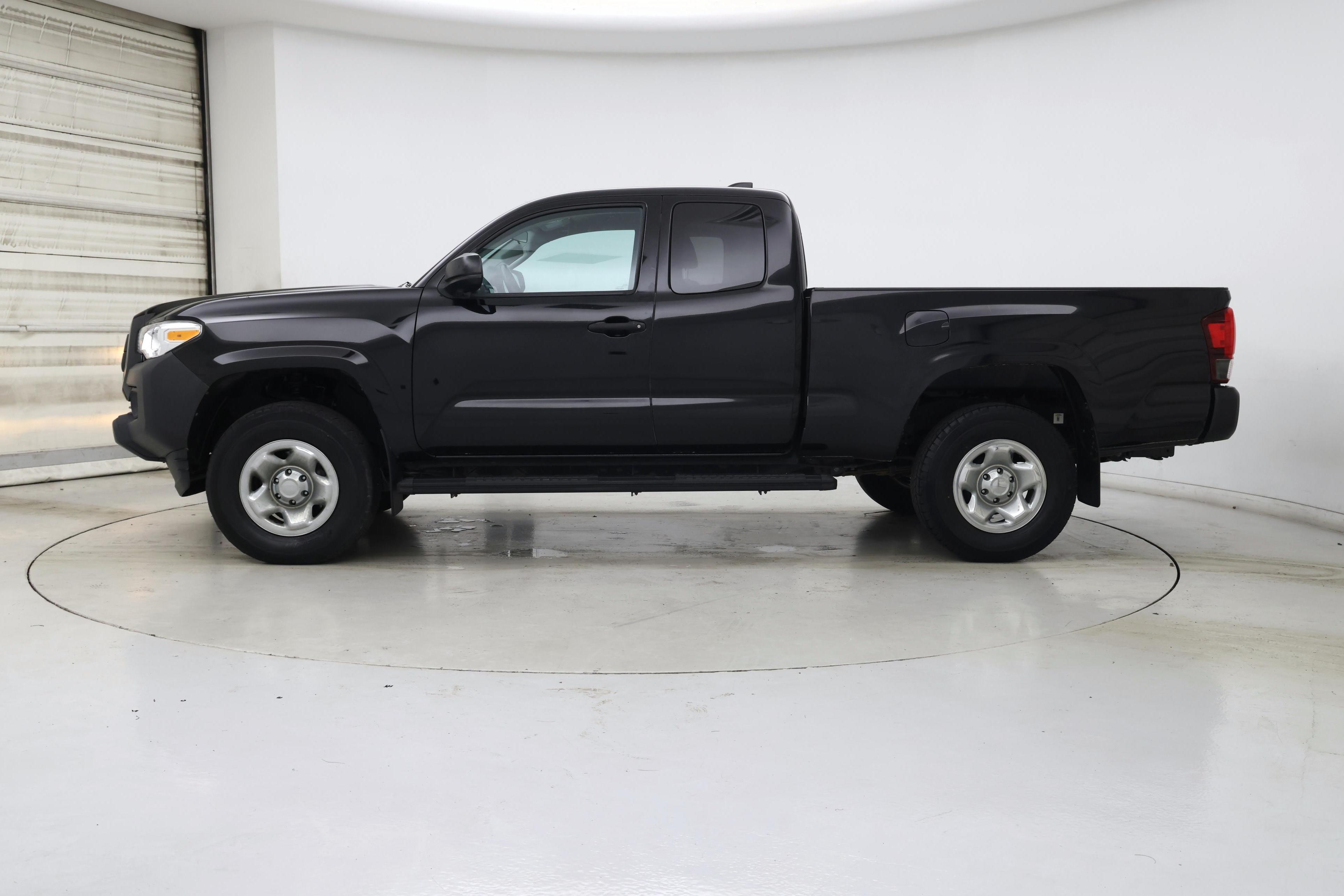 Thumbnail: 2020 Toyota Tacoma - 3