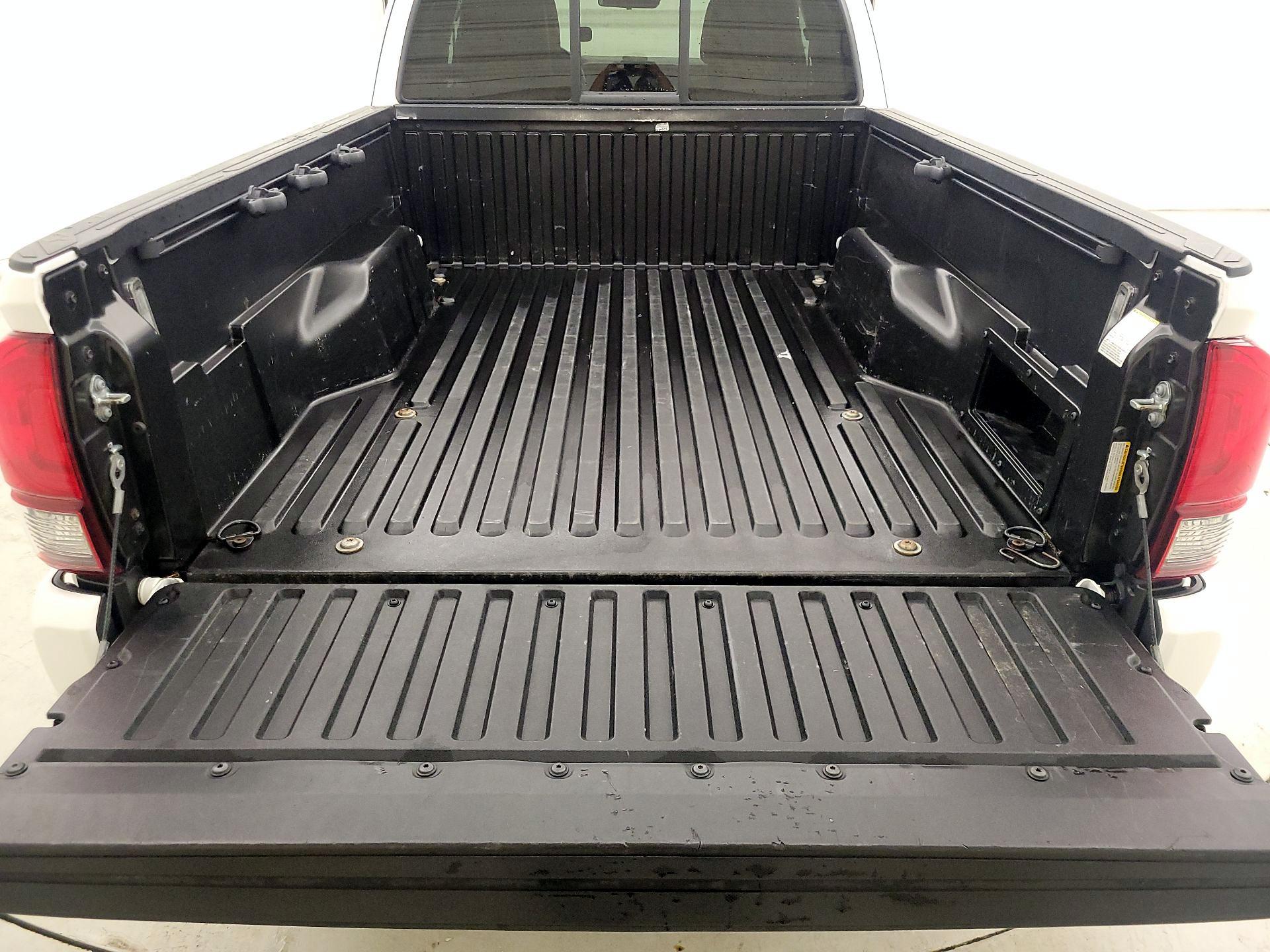 Thumbnail: 2021 Toyota Tacoma - 20