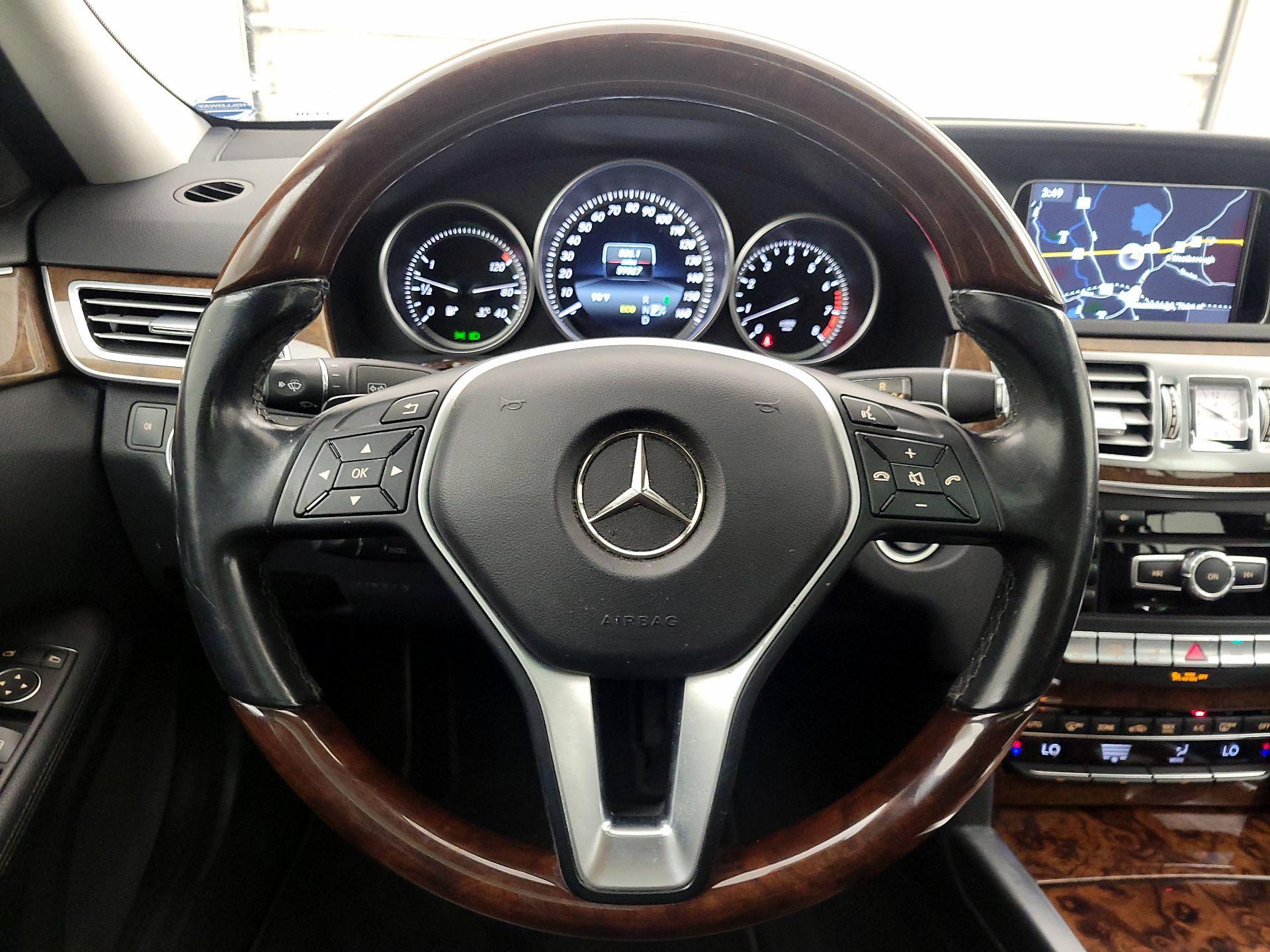 Thumbnail: 2014 Mercedes-Benz E-Class - 10