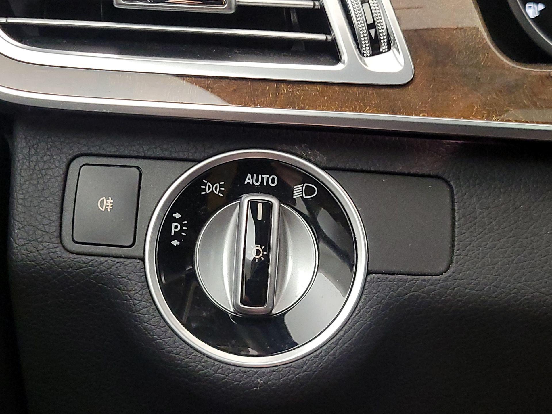 Thumbnail: 2014 Mercedes-Benz E-Class - 13