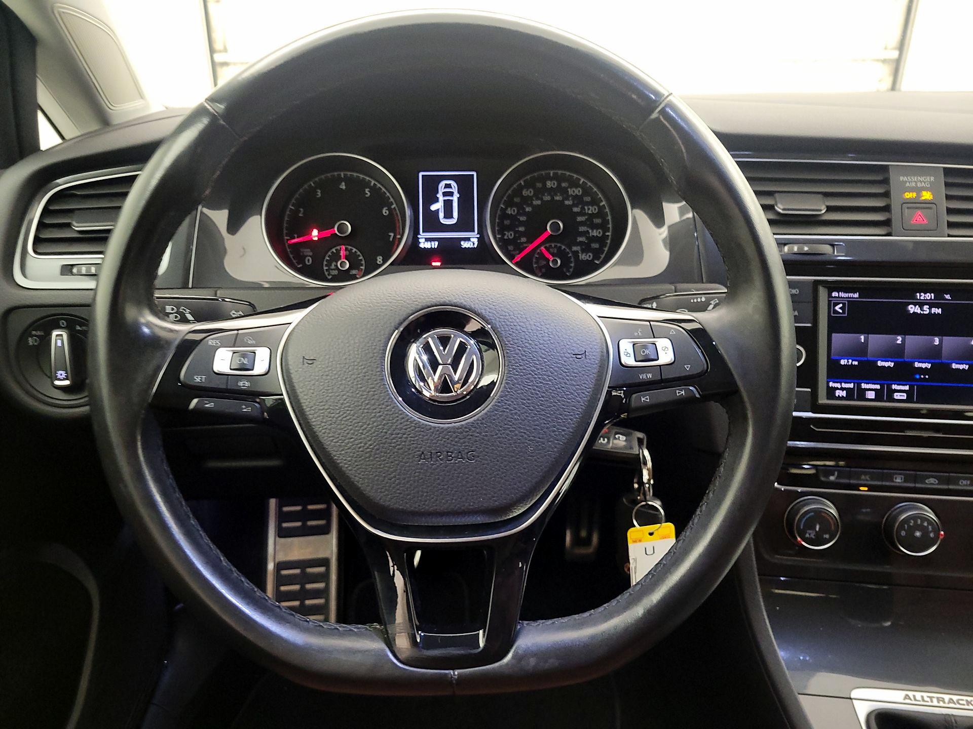 Thumbnail: 2019 Volkswagen Golf - 10