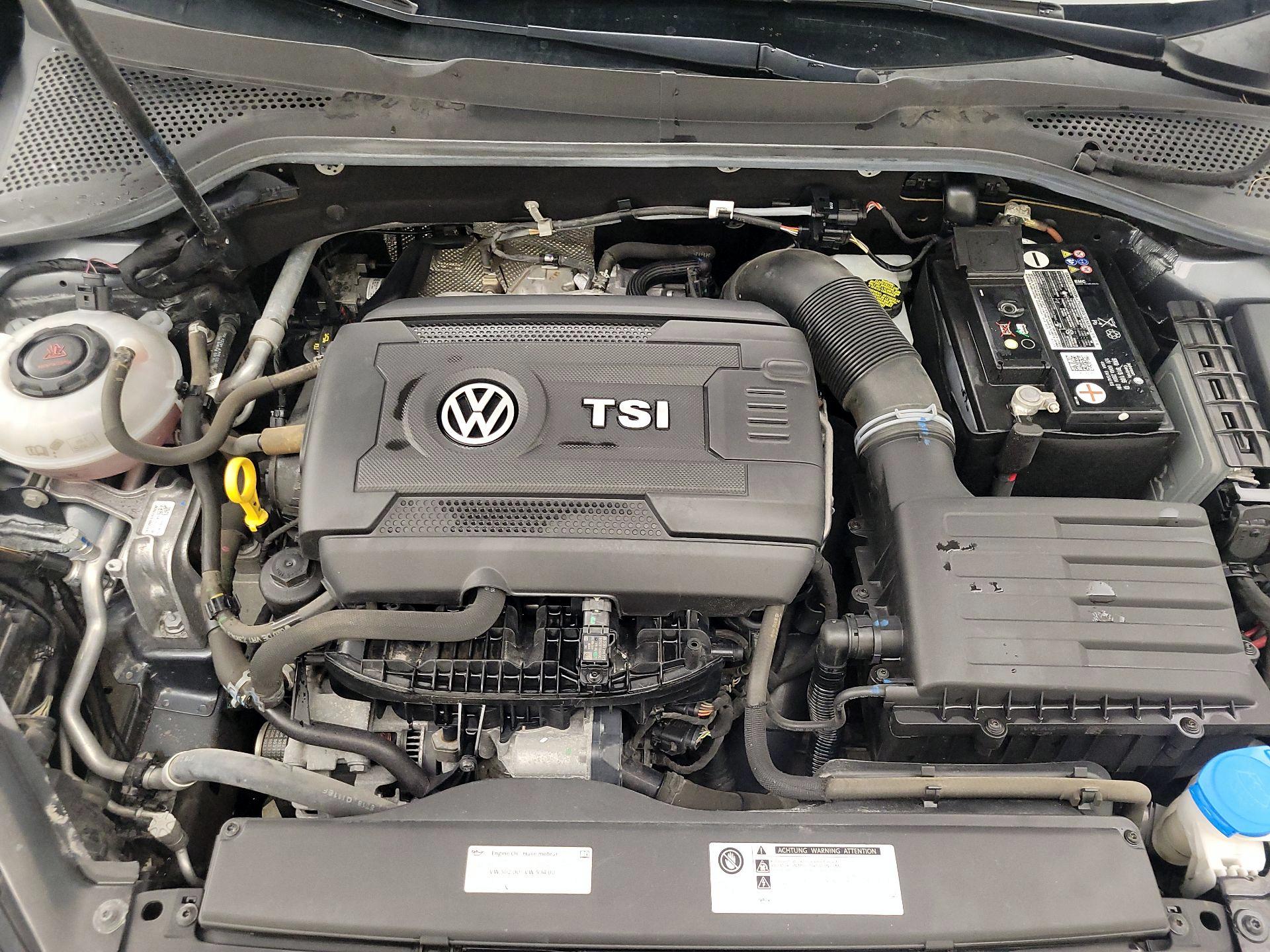 Thumbnail: 2019 Volkswagen Golf - 20