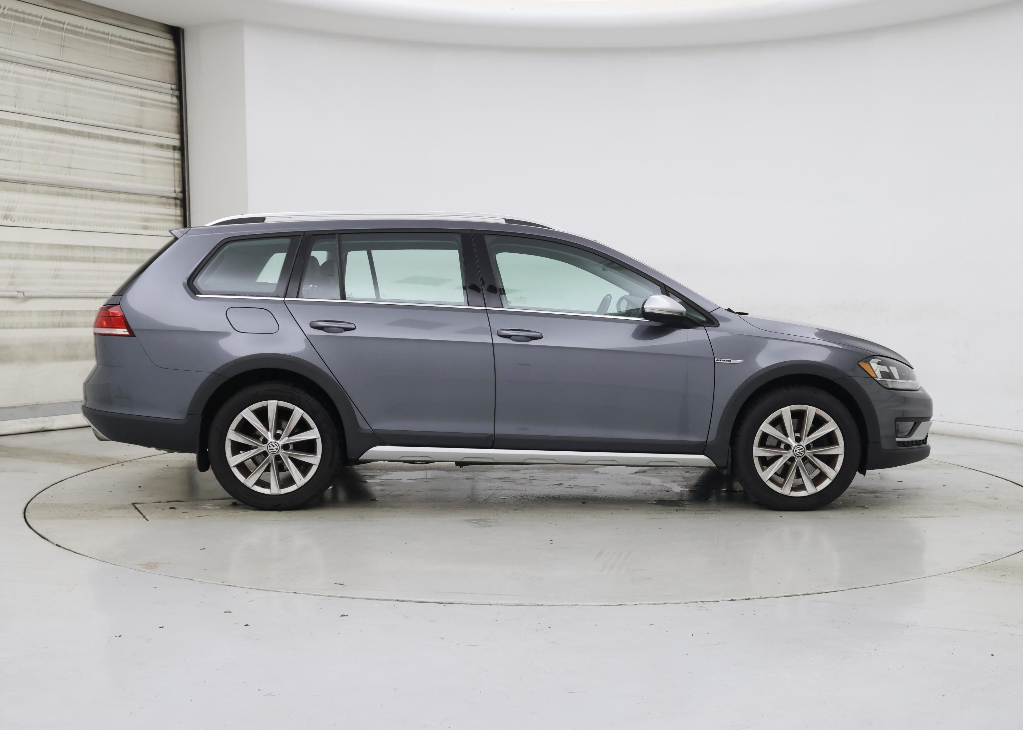 Thumbnail: 2019 Volkswagen Golf - 7
