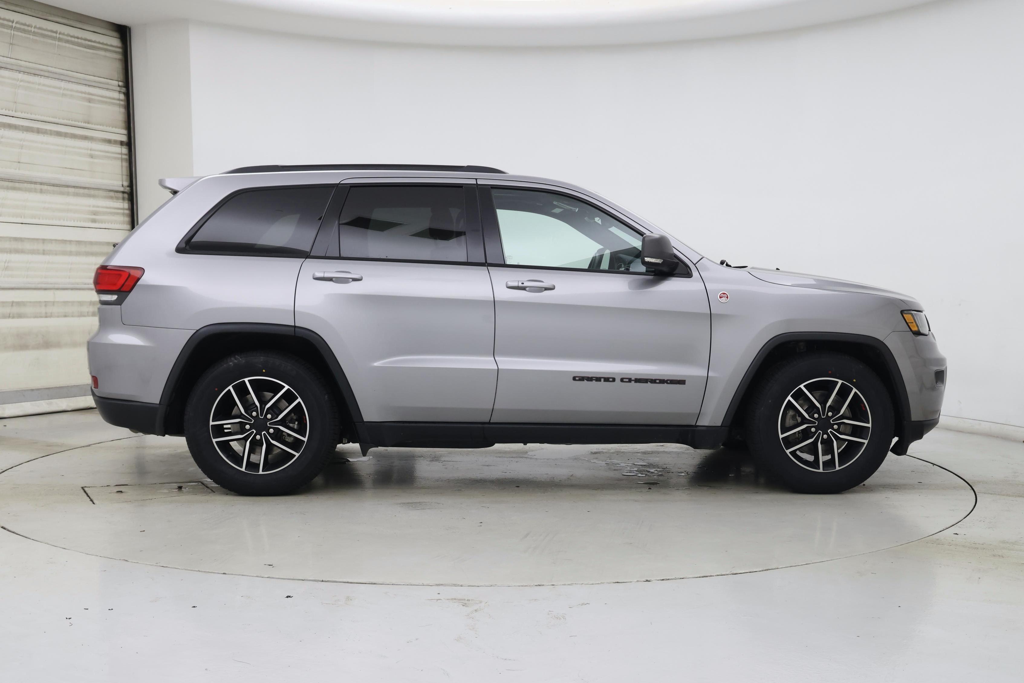 Thumbnail: 2021 Jeep Grand Cherokee - 7
