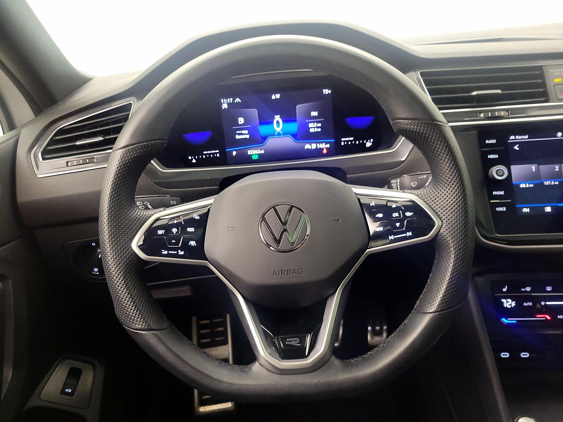 Thumbnail: 2022 Volkswagen Tiguan - 10