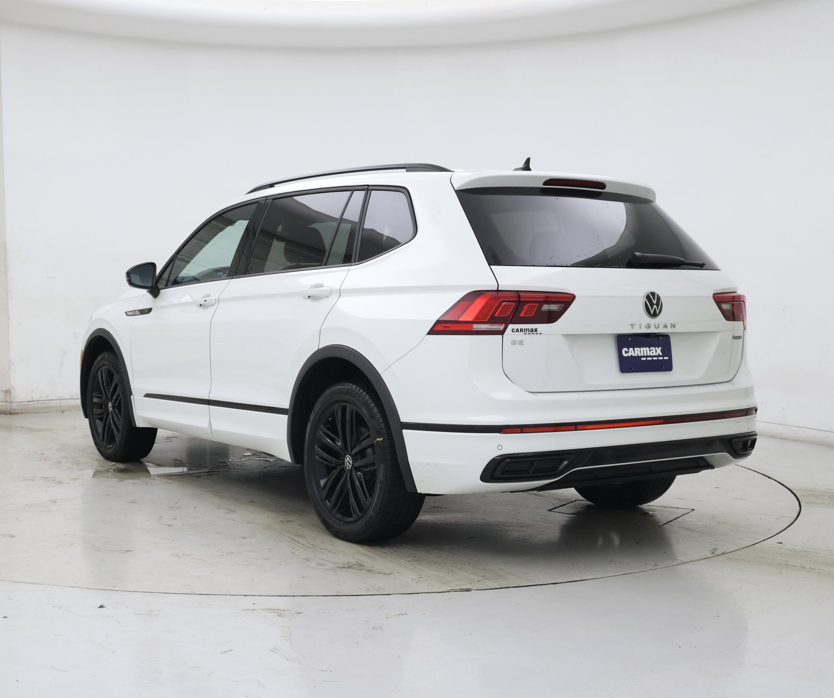 Thumbnail: 2022 Volkswagen Tiguan - 2