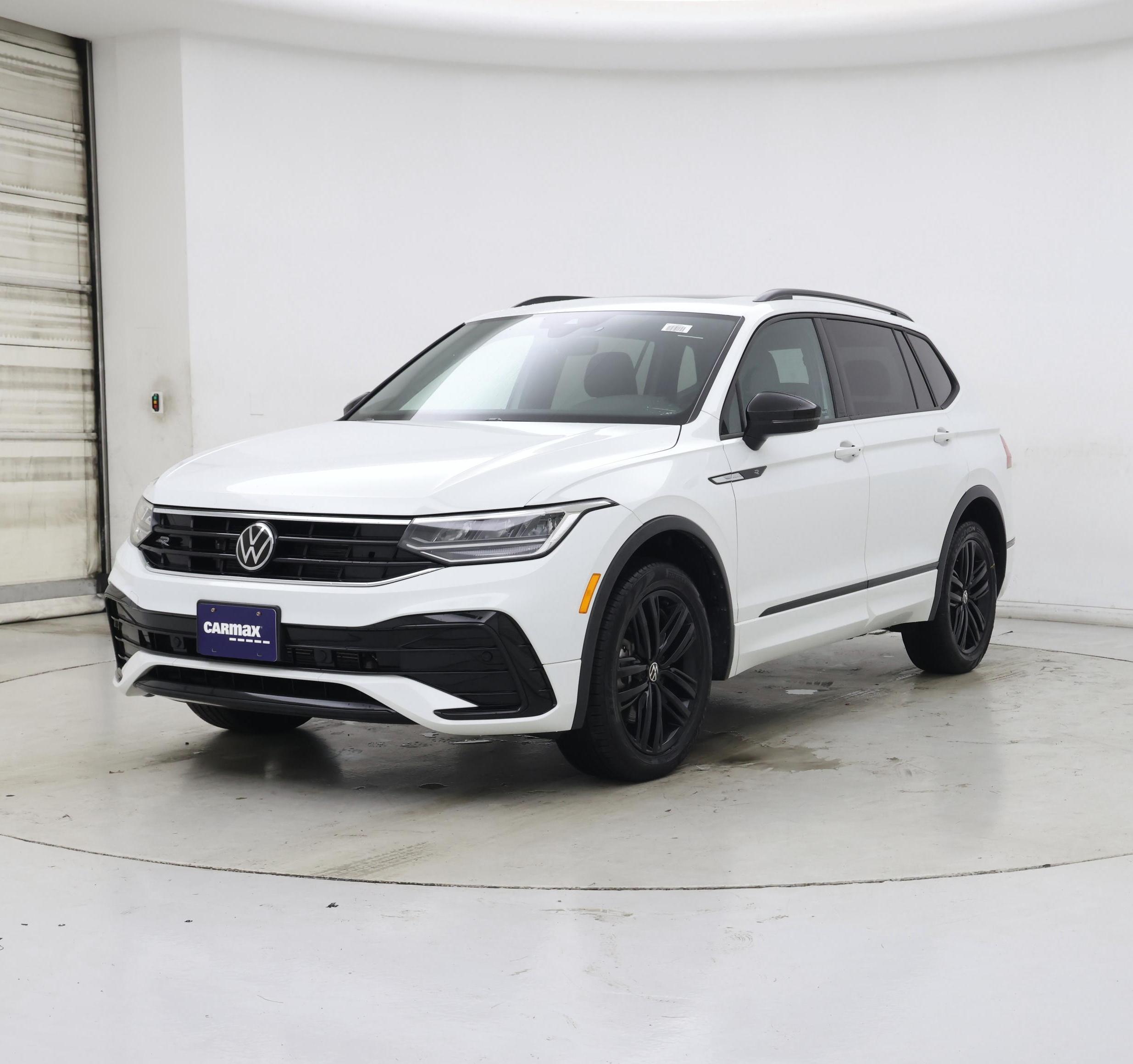 Thumbnail: 2022 Volkswagen Tiguan - 4