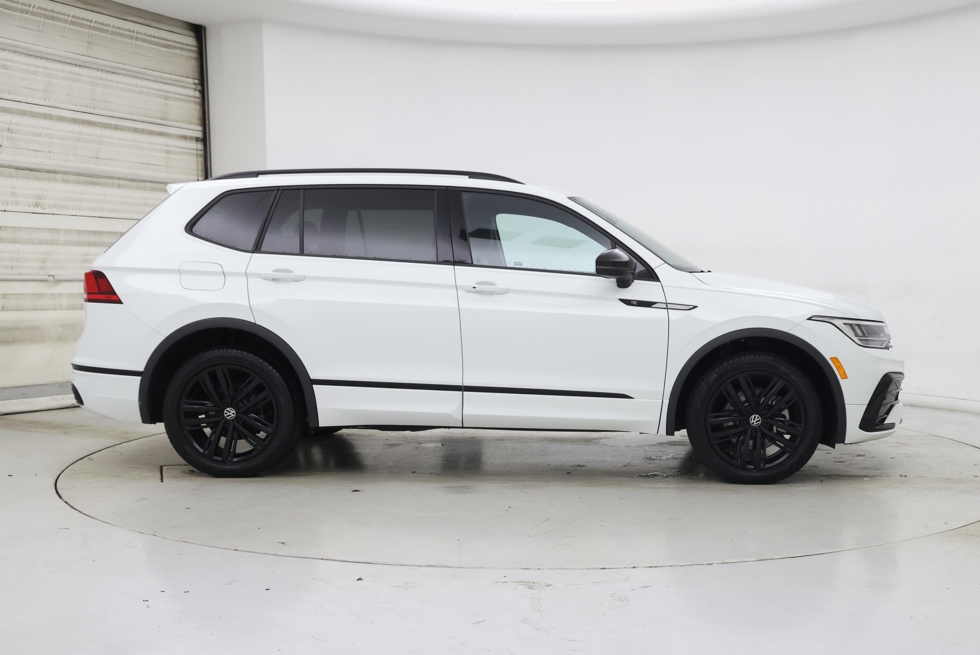 Thumbnail: 2022 Volkswagen Tiguan - 7