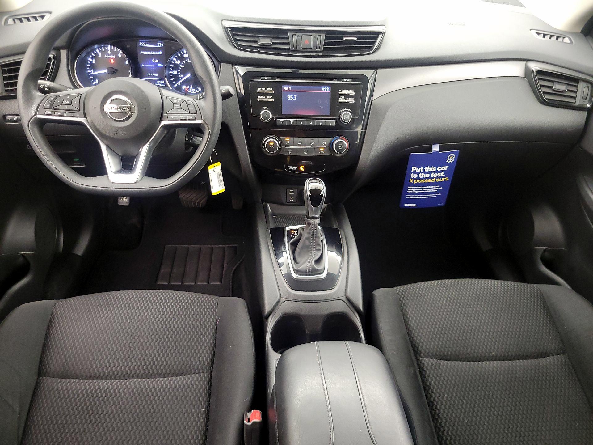 Thumbnail: 2017 Nissan Rogue Sport - 9
