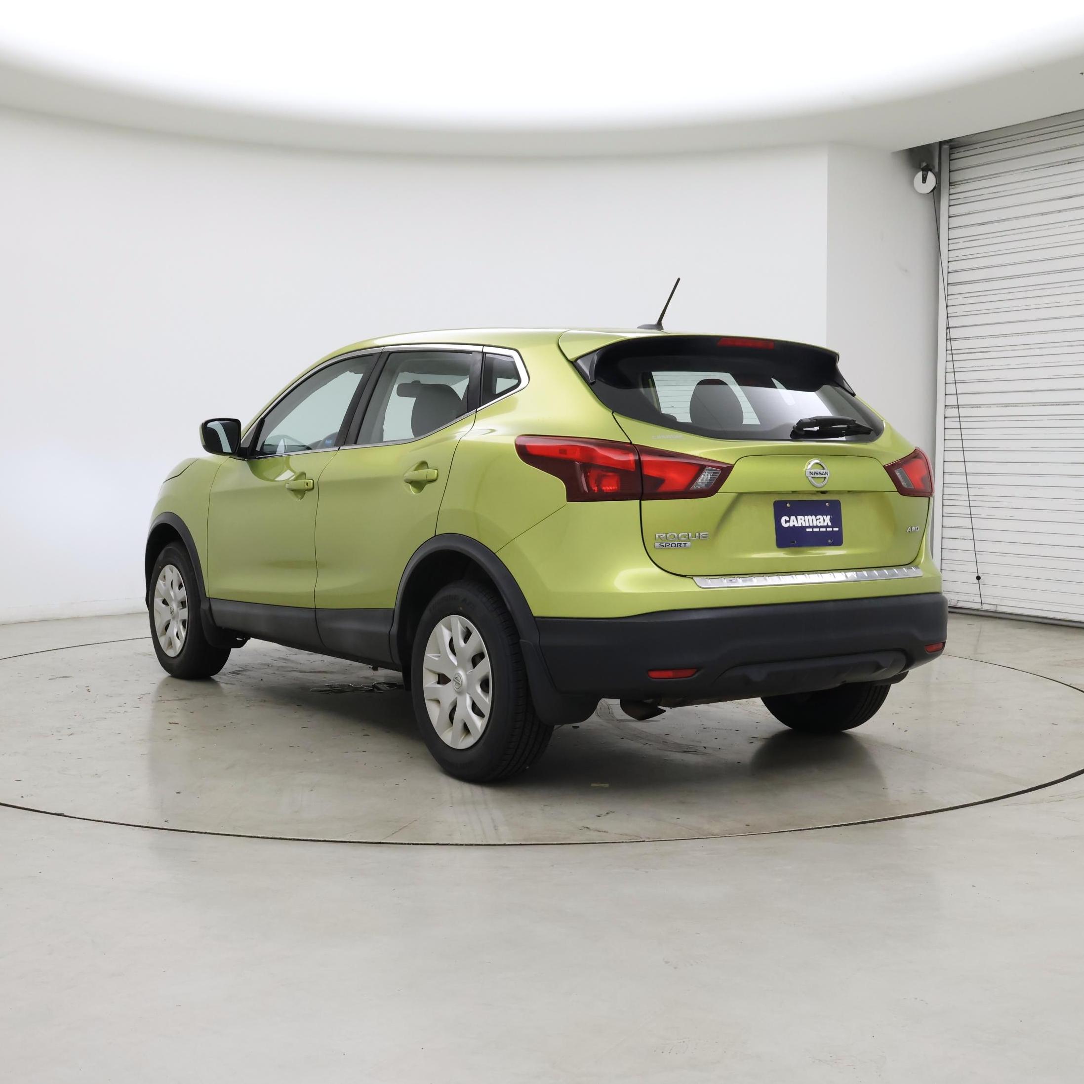 Thumbnail: 2017 Nissan Rogue Sport - 2