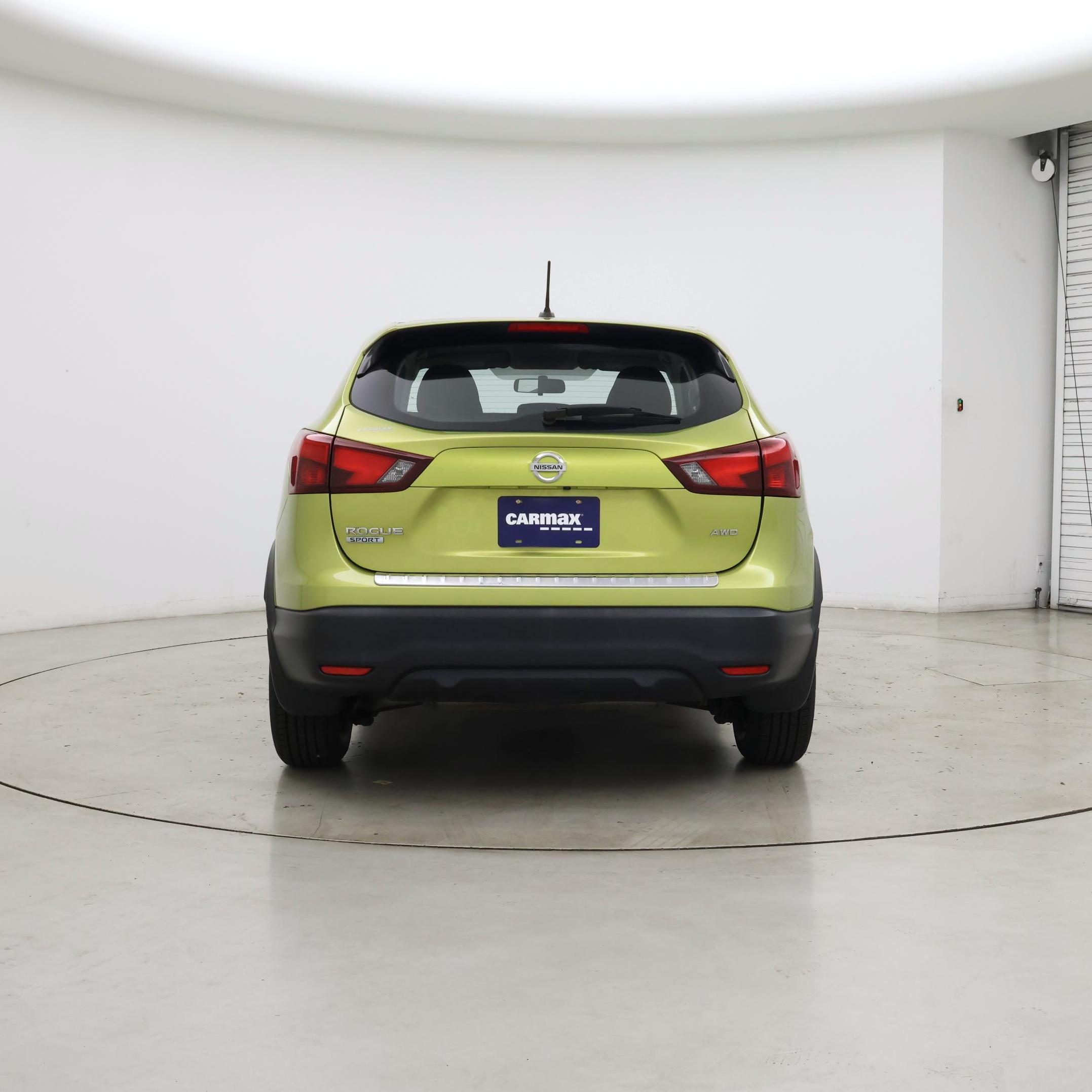 Thumbnail: 2017 Nissan Rogue Sport - 6