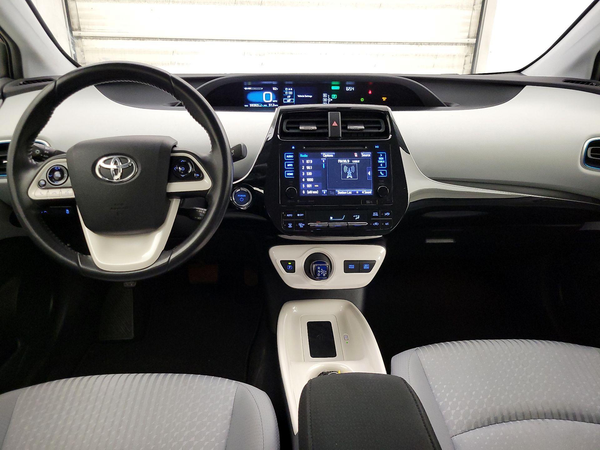 Thumbnail: 2016 Toyota Prius - 9