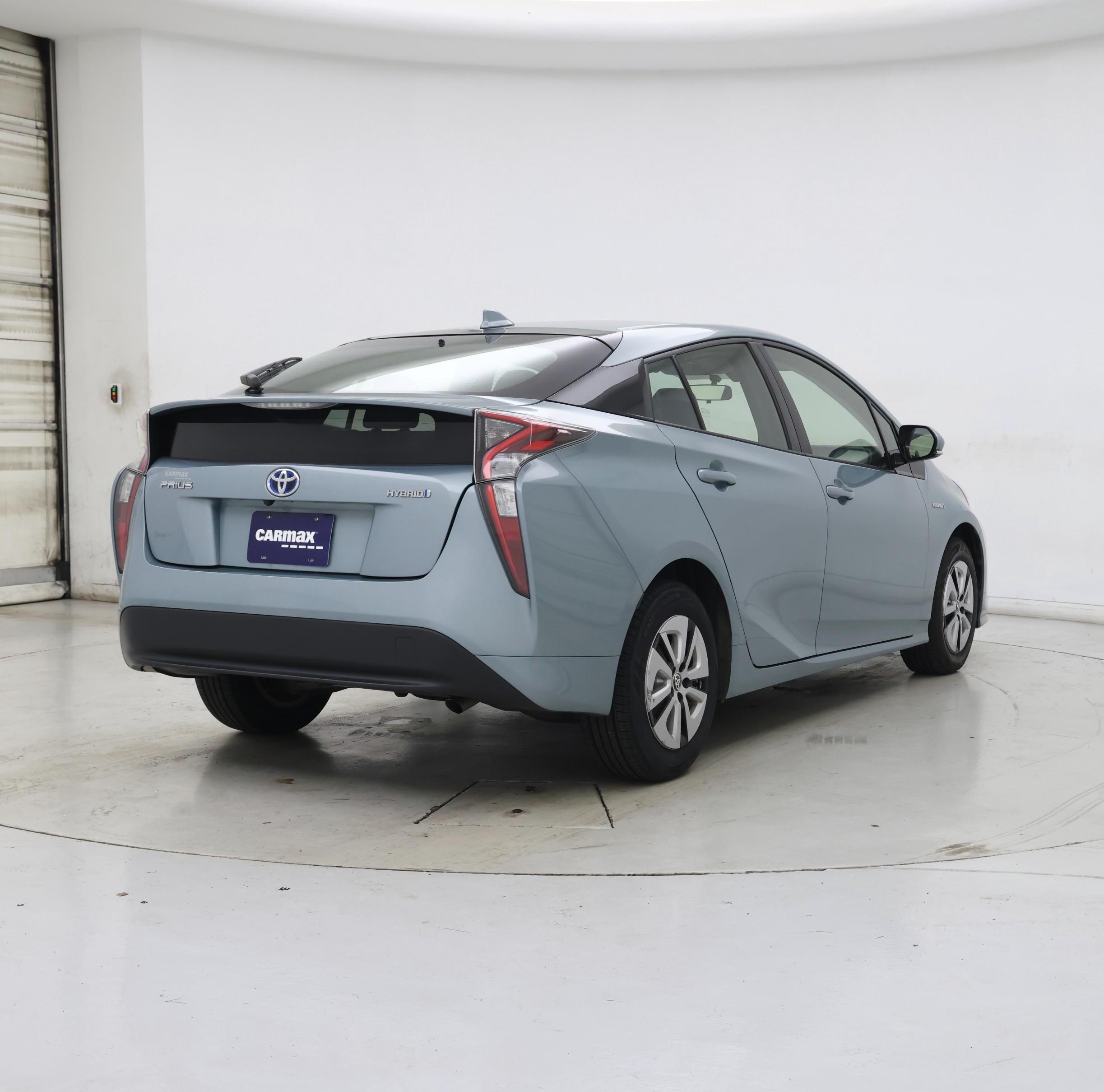 Thumbnail: 2016 Toyota Prius - 8