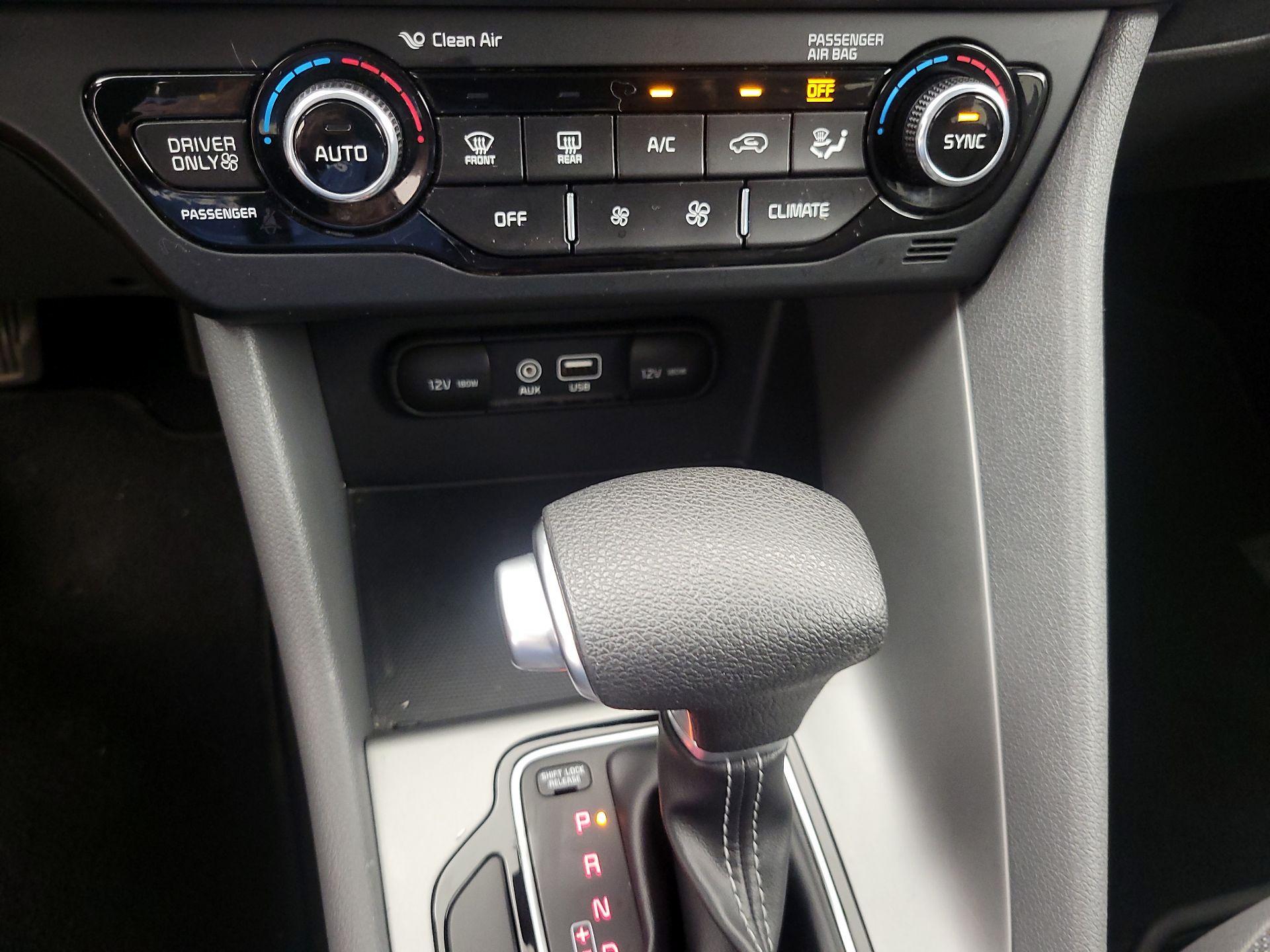 Thumbnail: 2017 Kia Niro - 16