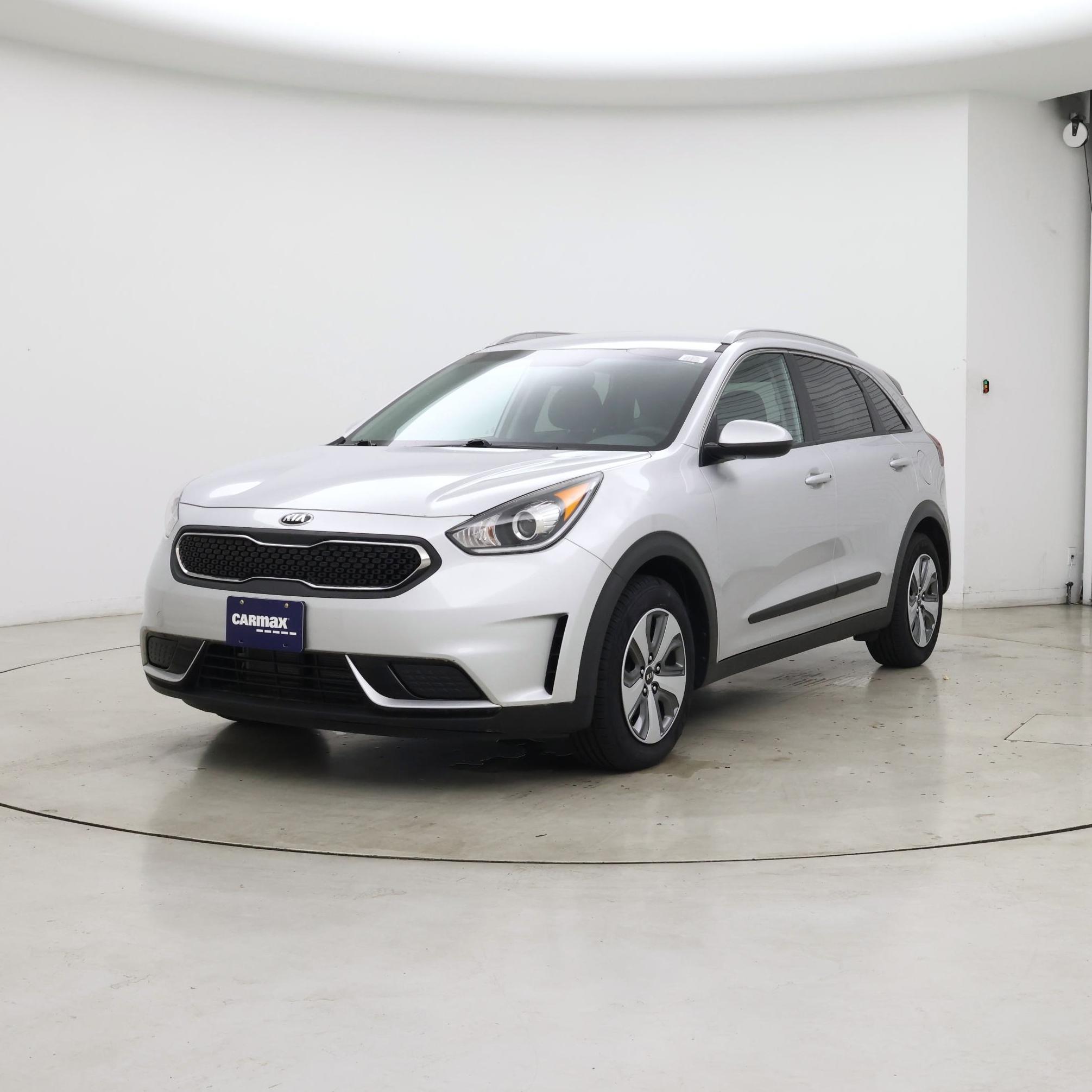 Thumbnail: 2017 Kia Niro - 4