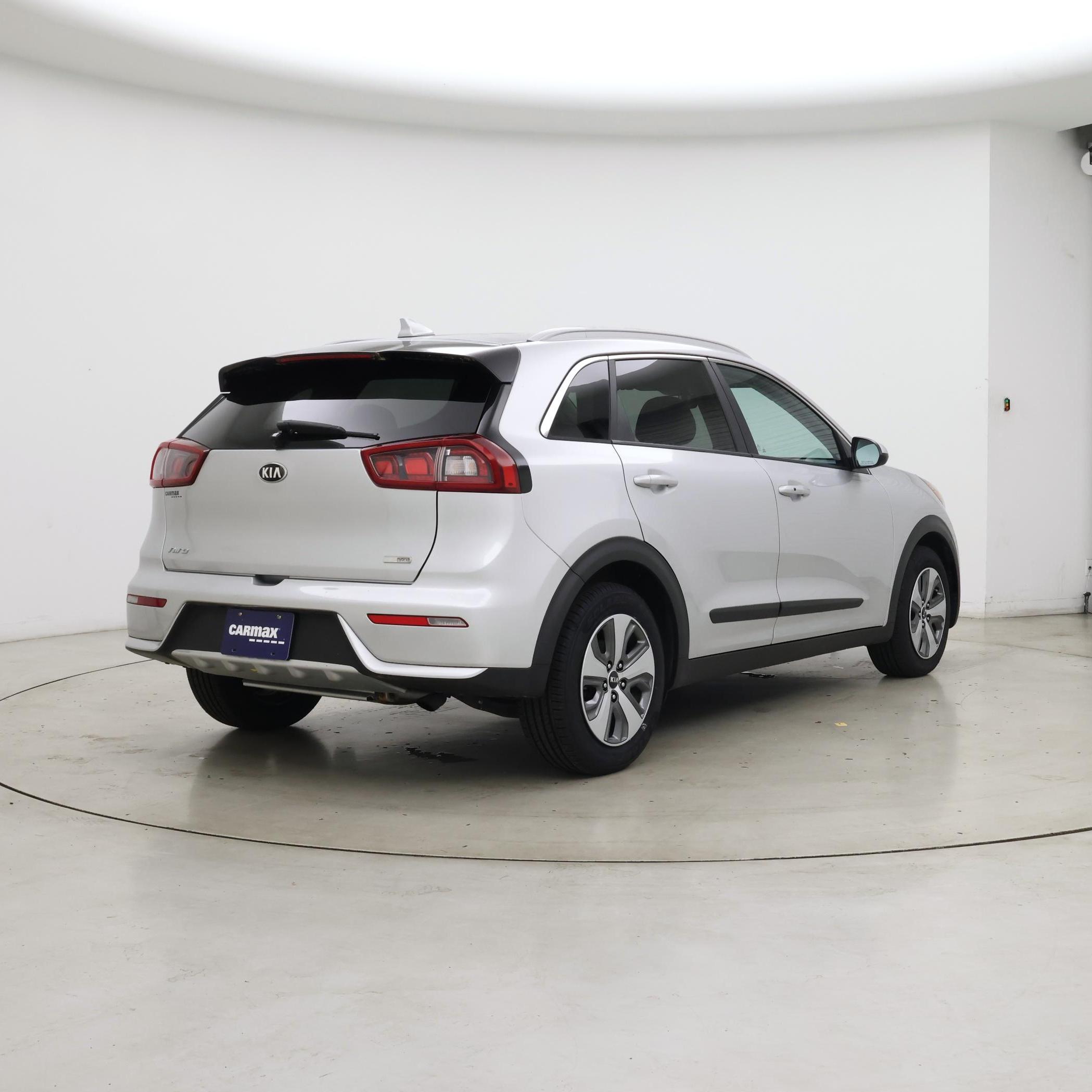 Thumbnail: 2017 Kia Niro - 8