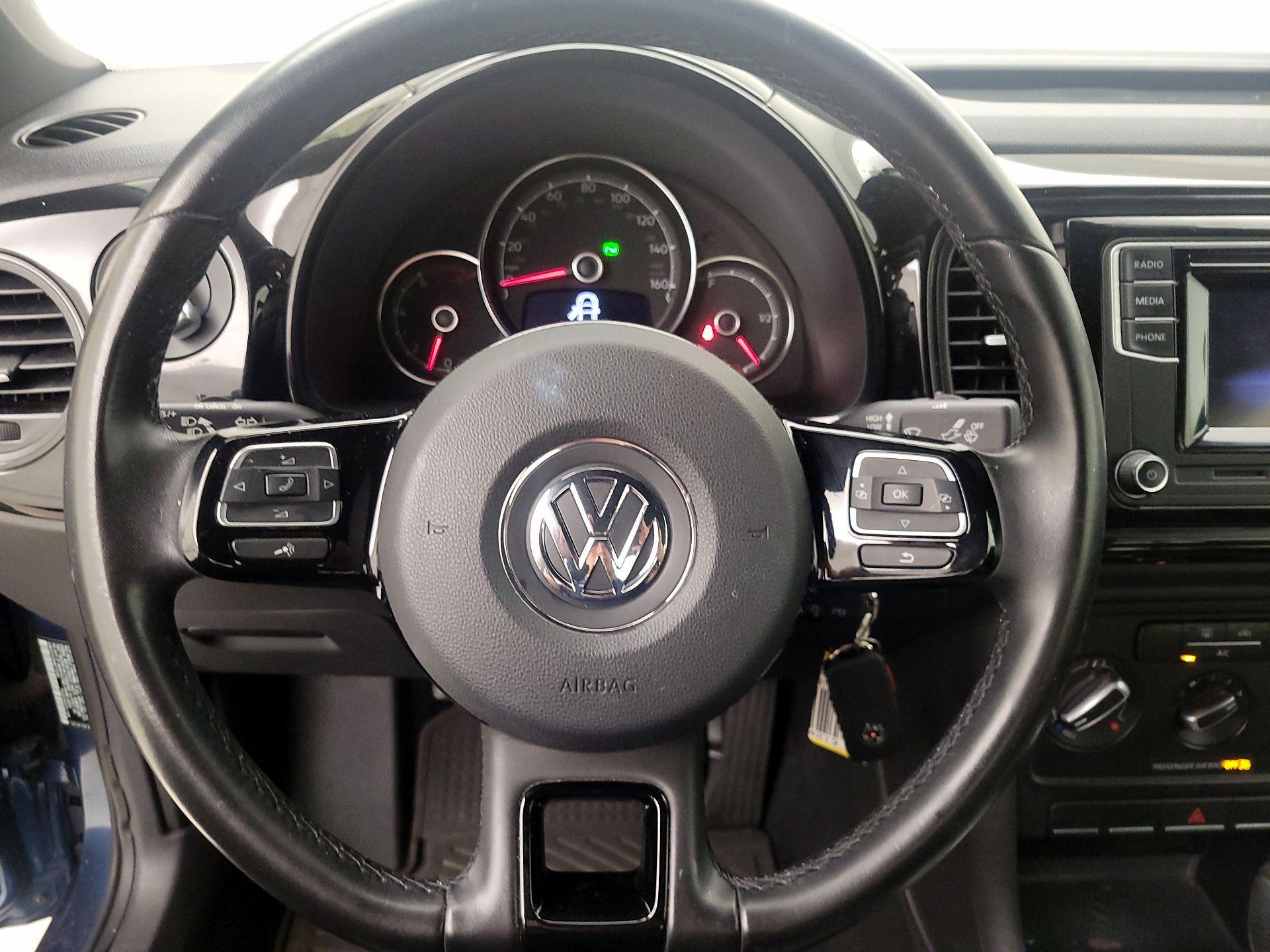 Thumbnail: 2019 Volkswagen Beetle - 10
