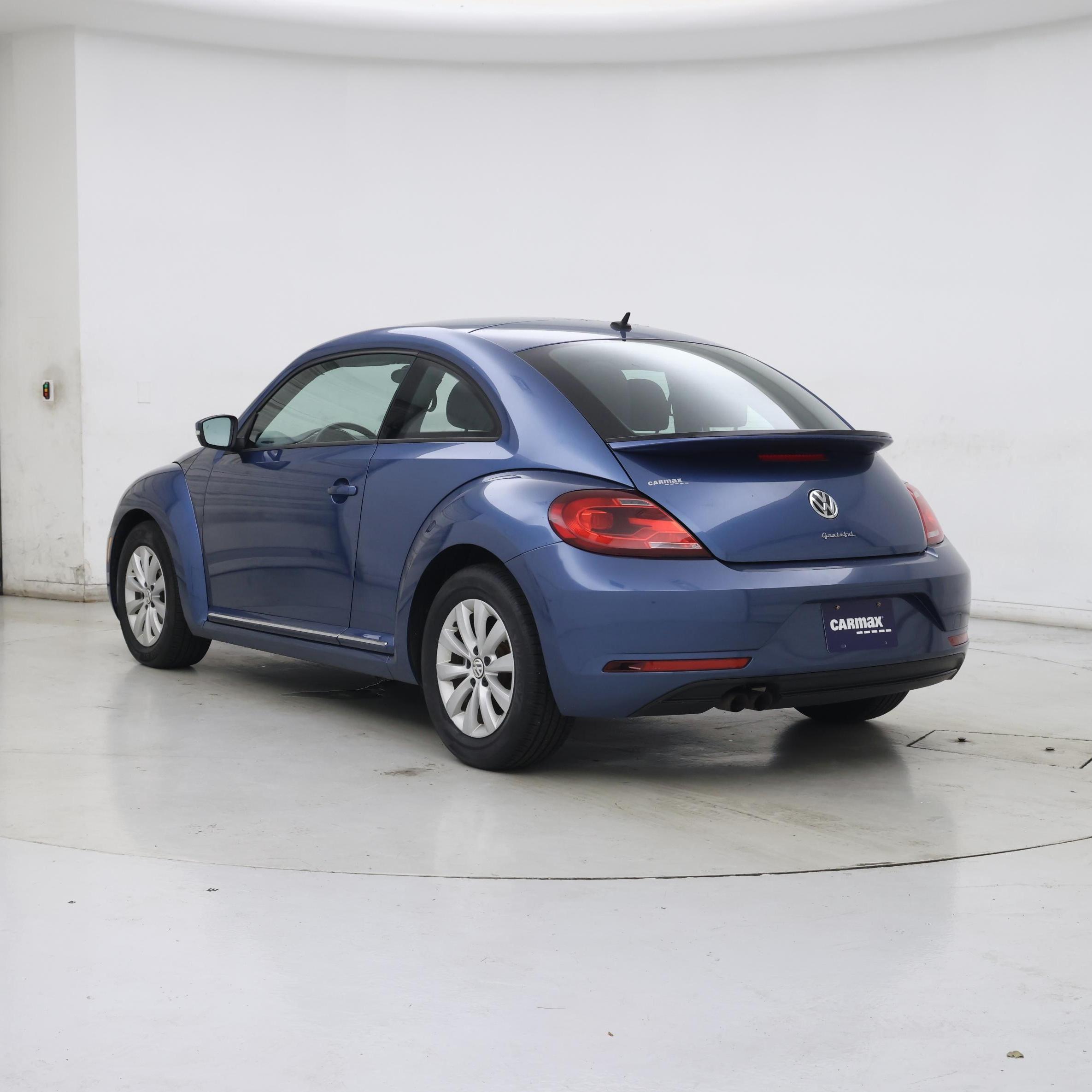 Thumbnail: 2019 Volkswagen Beetle - 2