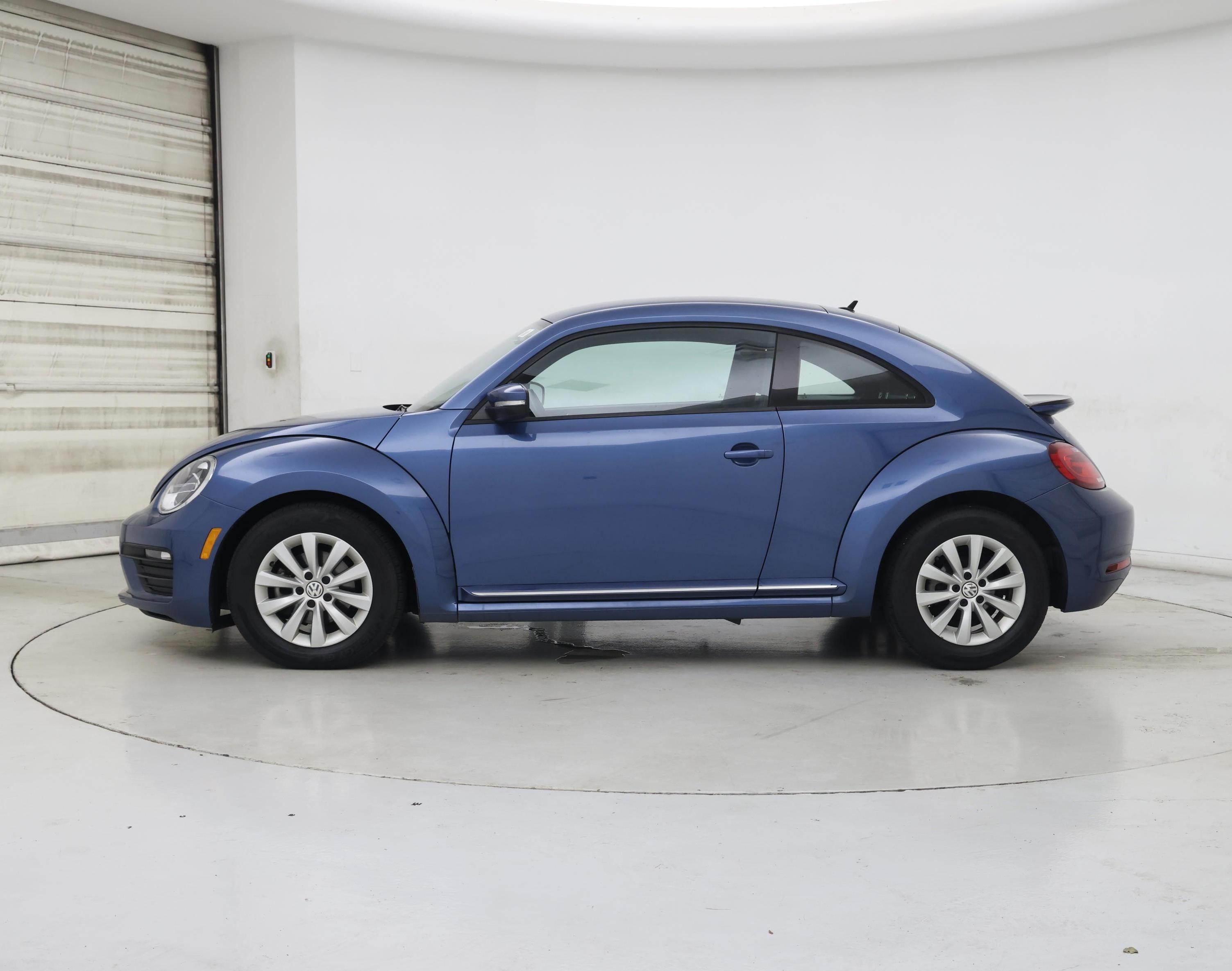 Thumbnail: 2019 Volkswagen Beetle - 3