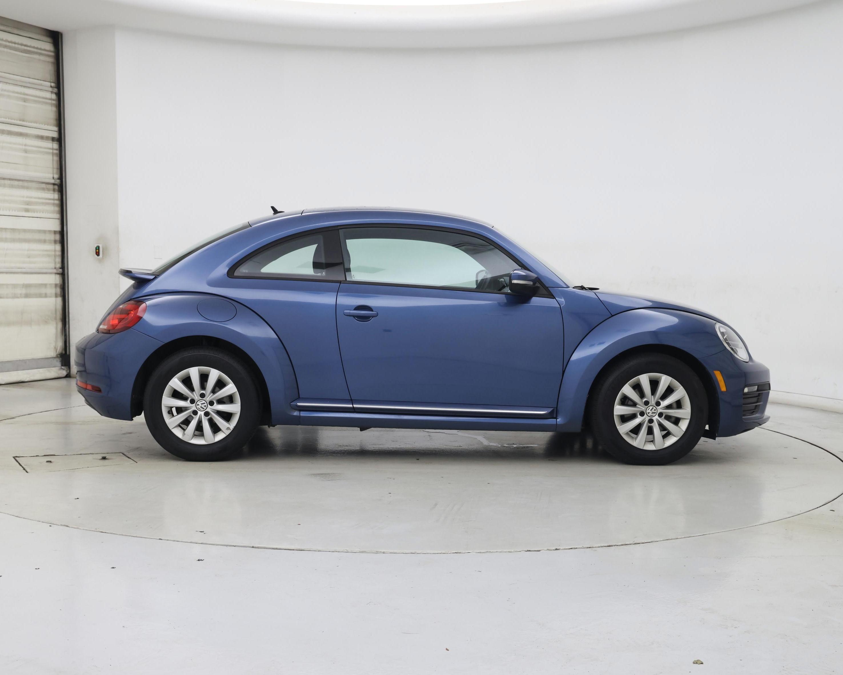 Thumbnail: 2019 Volkswagen Beetle - 7