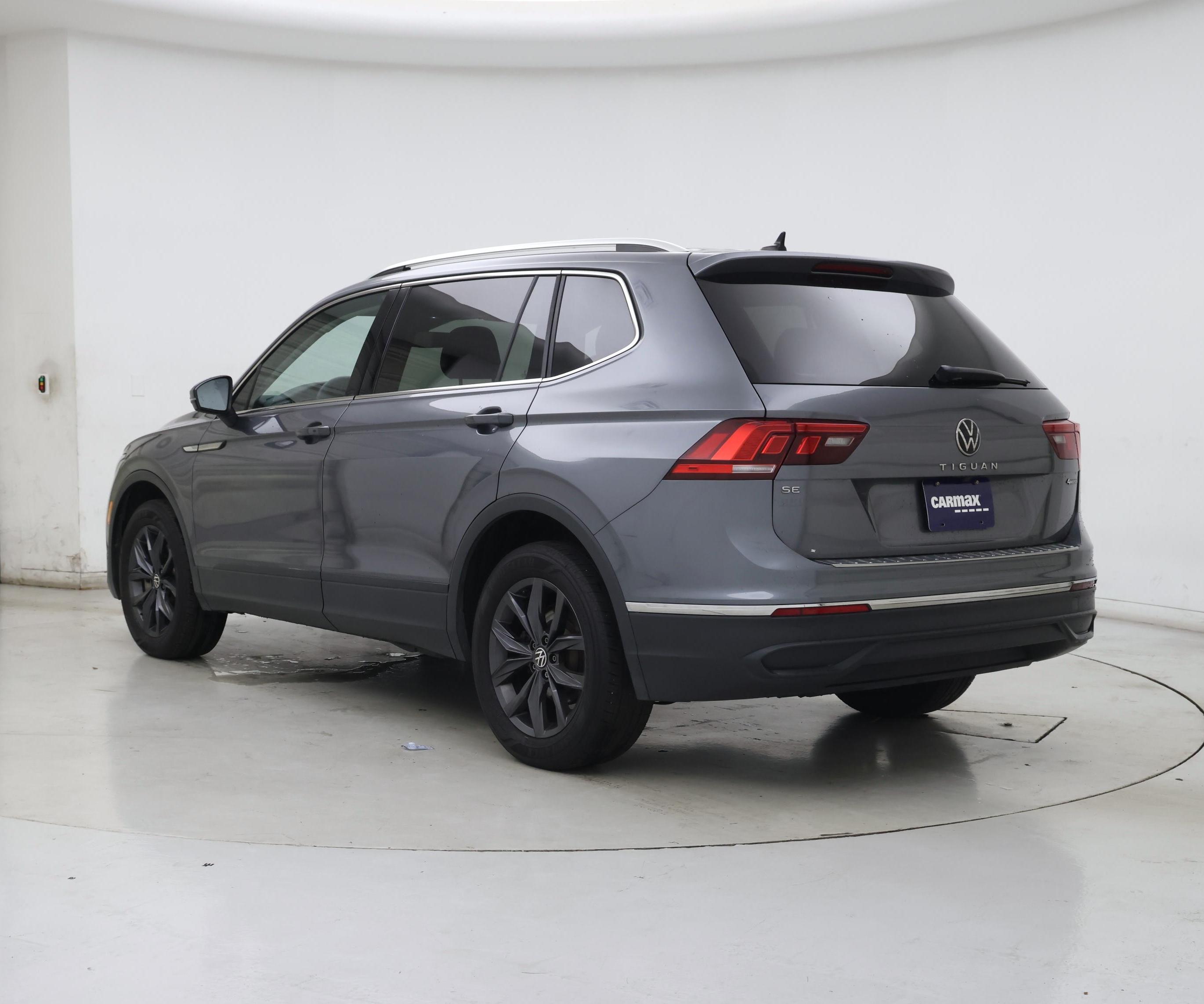 Thumbnail: 2022 Volkswagen Tiguan - 2