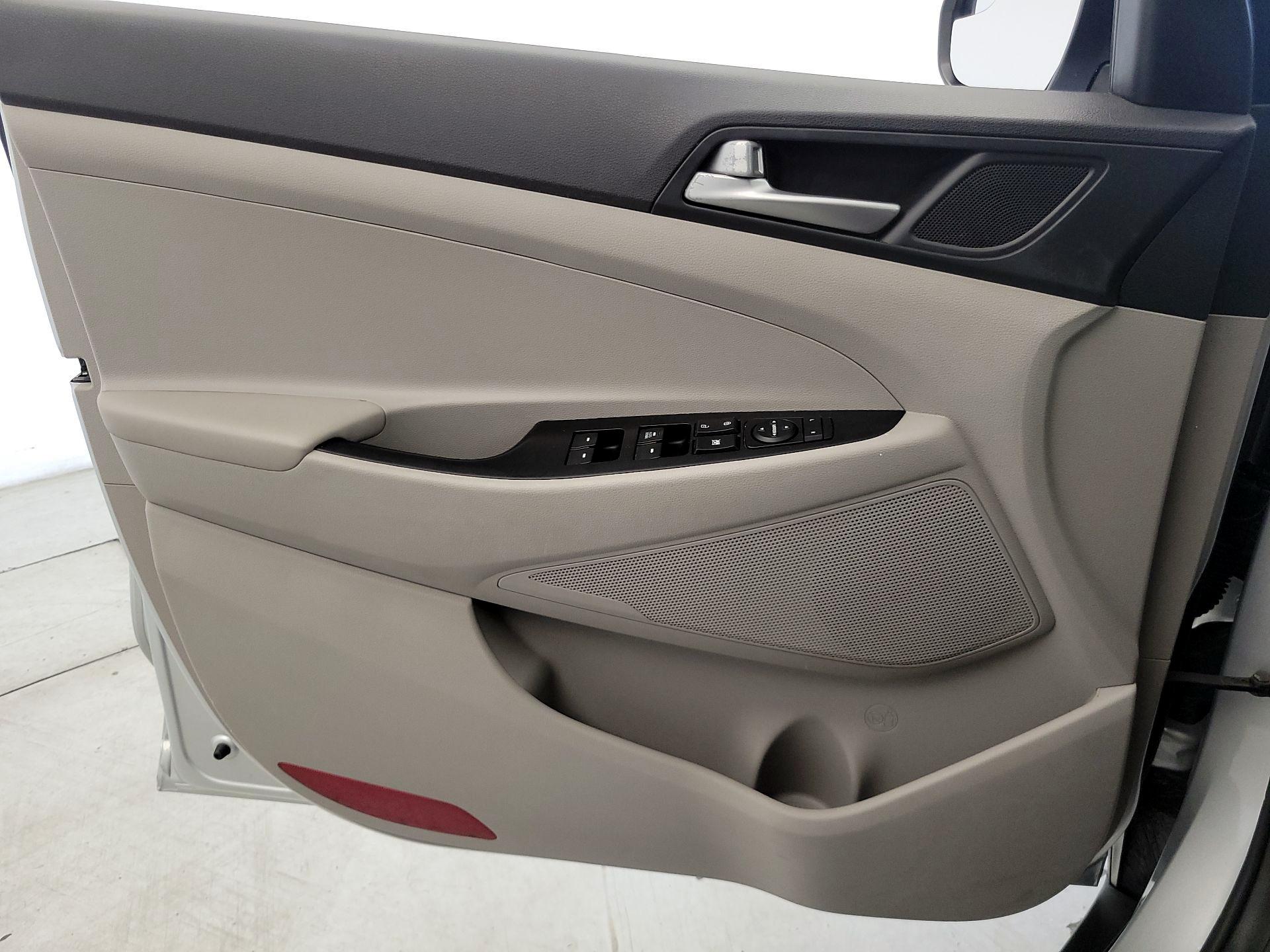 Thumbnail: 2019 Hyundai Tucson - 12