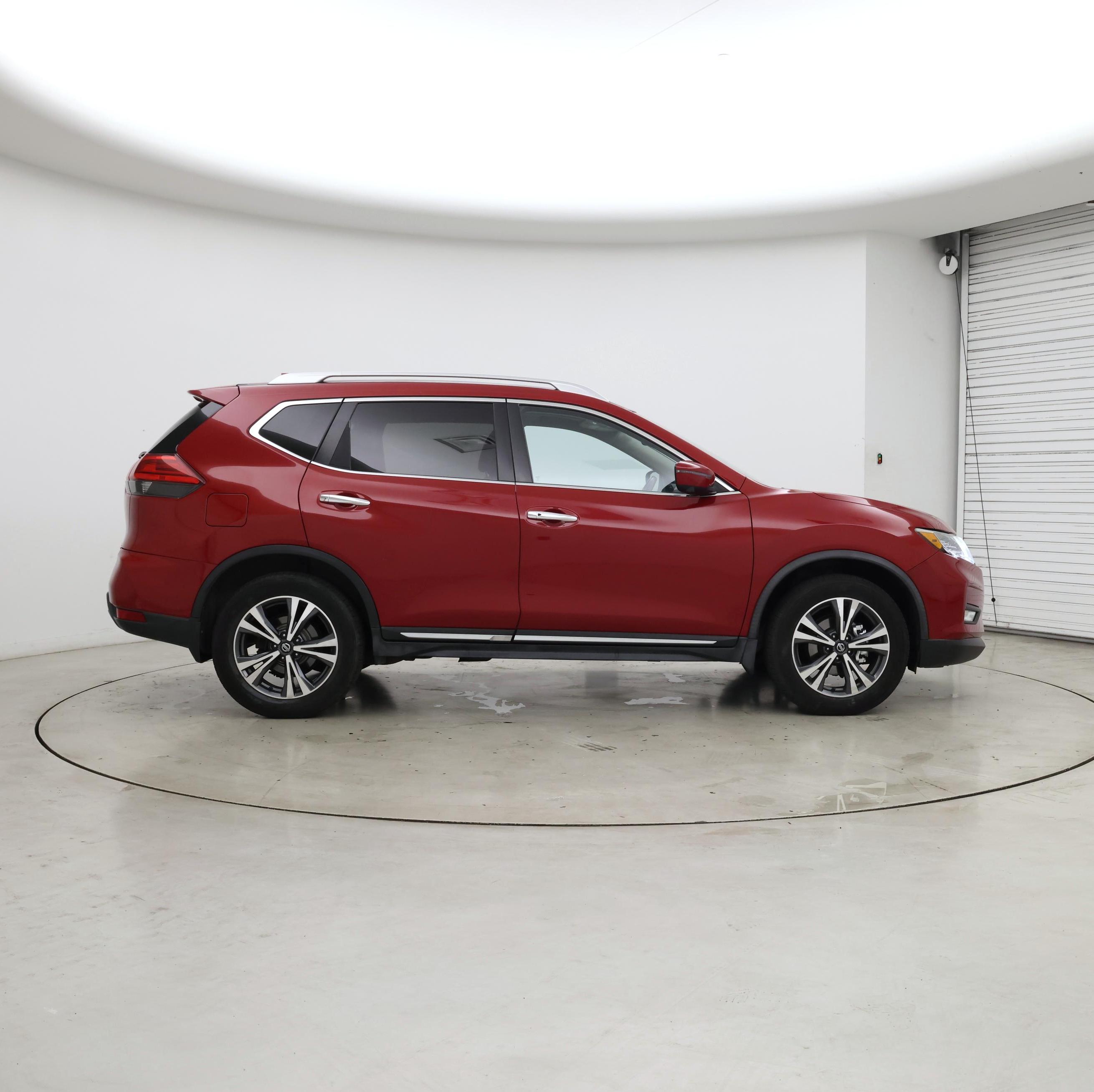 Thumbnail: 2017 Nissan Rogue - 7