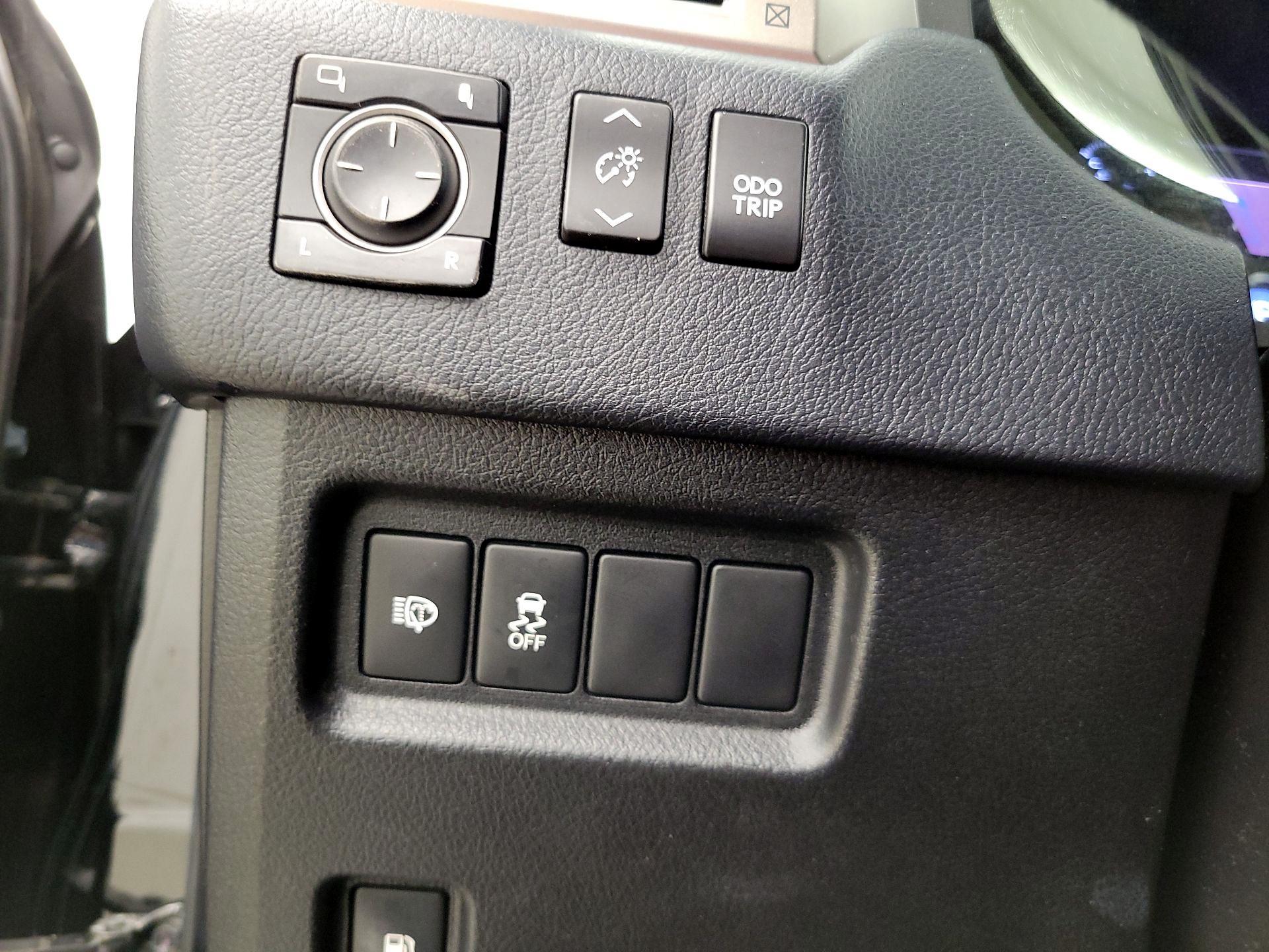 Thumbnail: 2016 Lexus GX - 13
