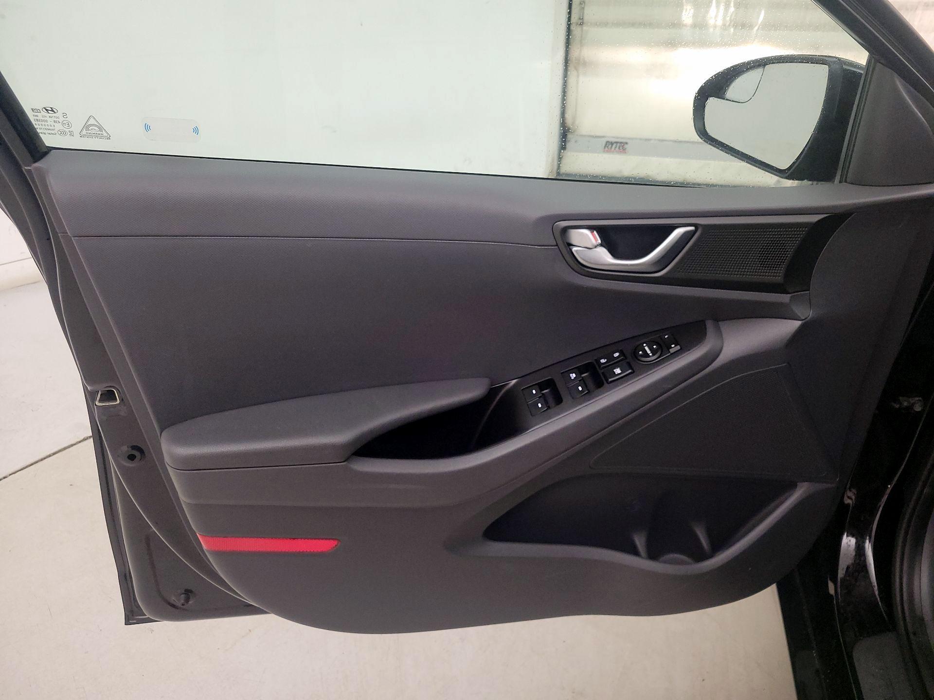 Thumbnail: 2019 Hyundai Ioniq - 12
